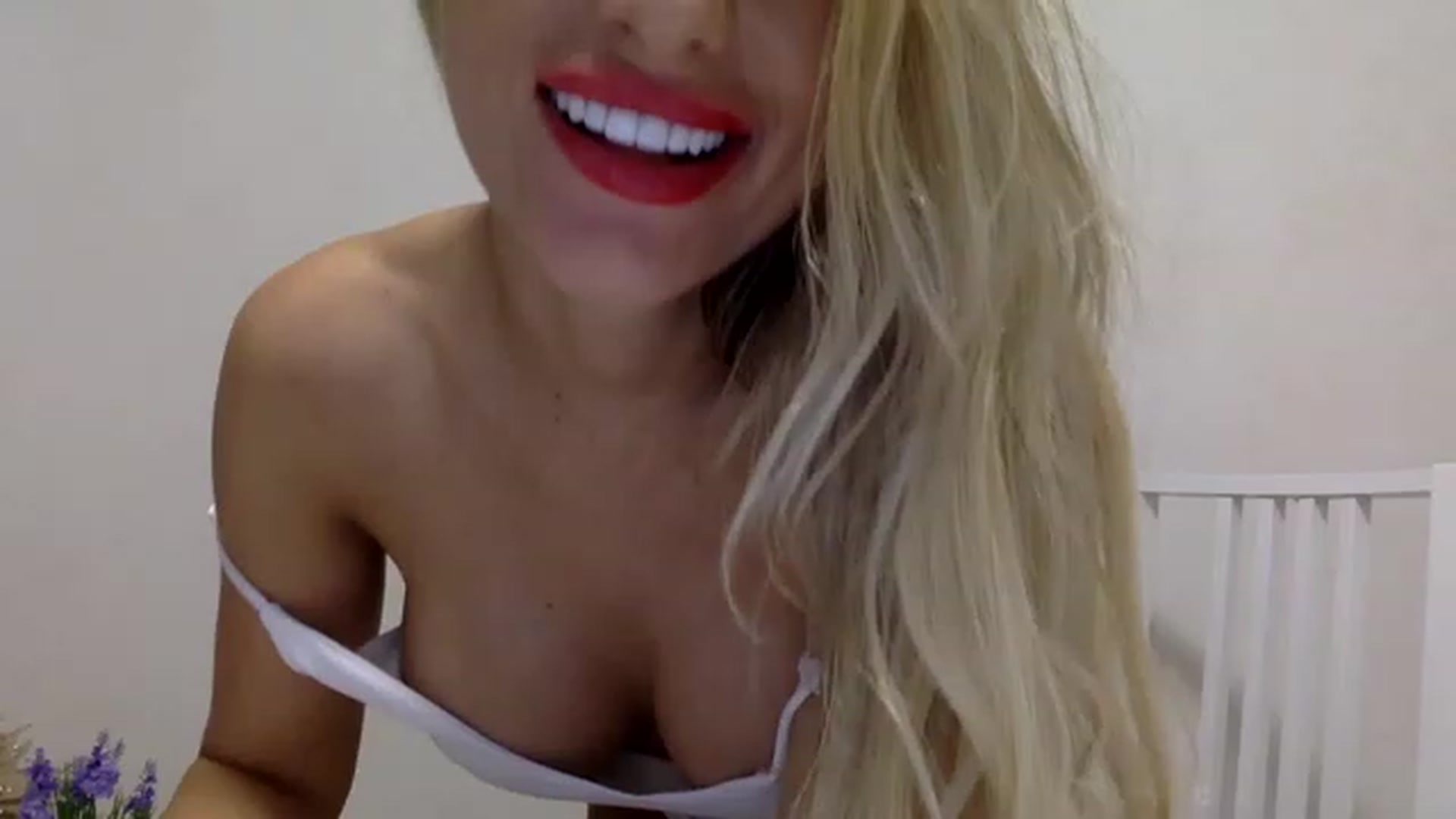 Gallery image thumbnail from Estie_Kay's myfreecams stream on, 06/26/2023, 10:49 image 8 of 20