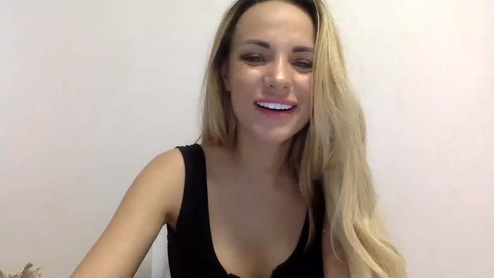 Gallery image thumbnail from Estie_Kay's myfreecams stream on, 06/27/2023, 09:19 image 11 of 20