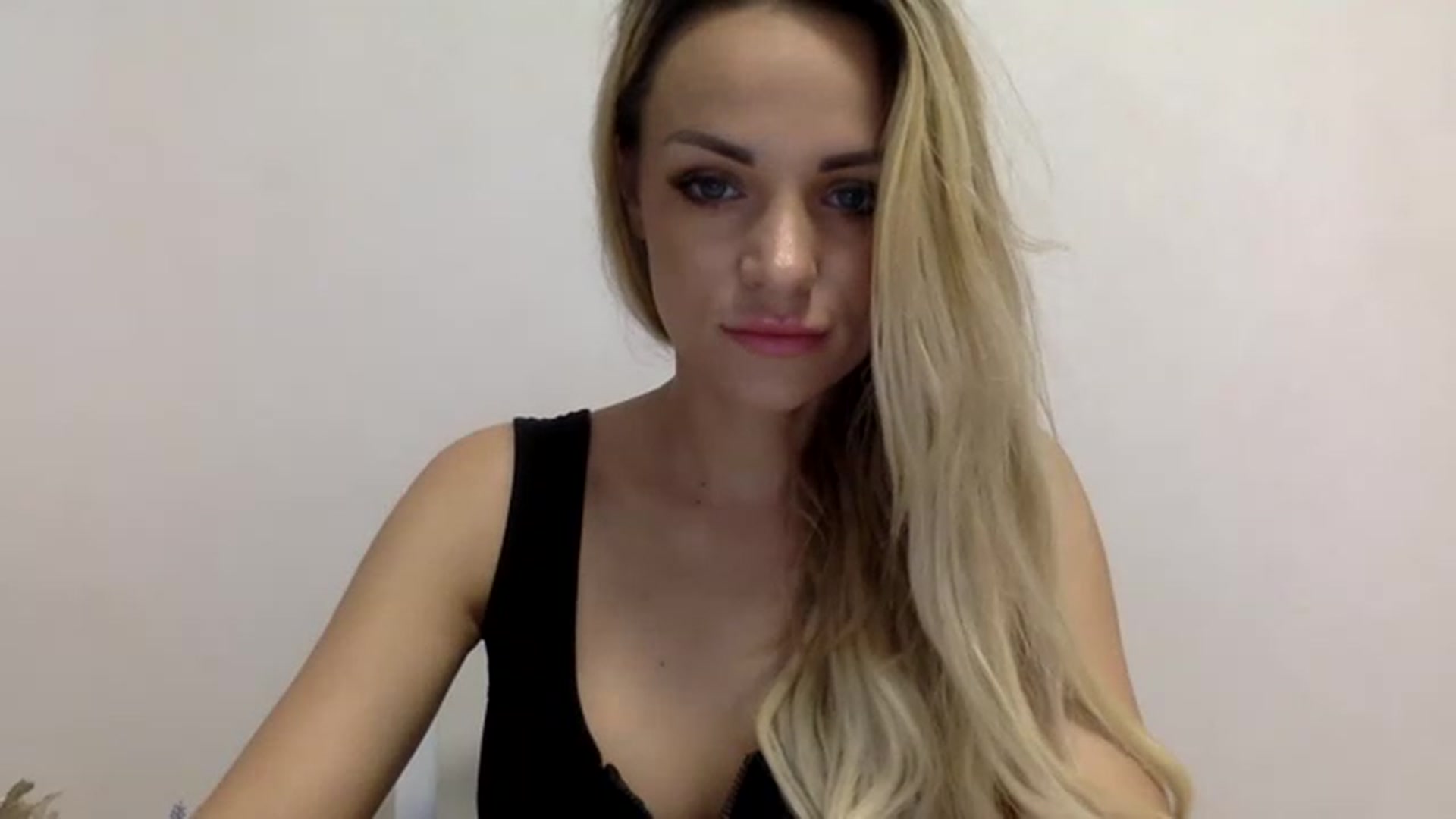 Gallery image thumbnail from Estie_Kay's myfreecams stream on, 06/27/2023, 09:51 image 14 of 20