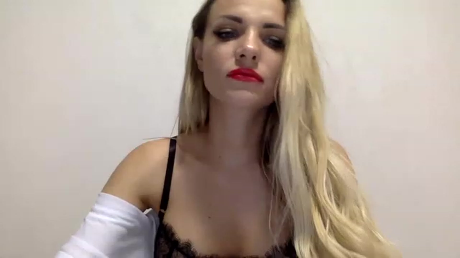 Gallery image thumbnail from Estie_Kay's myfreecams stream on, 06/28/2023, 09:34 image 14 of 20