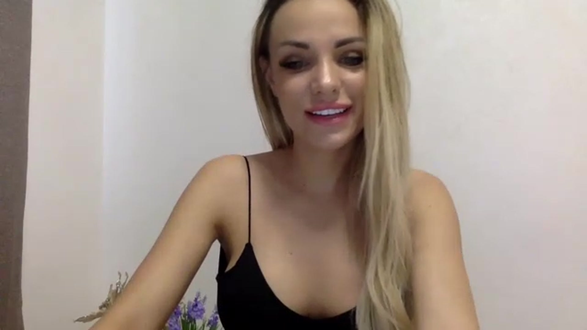Gallery image thumbnail from Estie_Kay's myfreecams stream on, 07/05/2023, 08:32 image 18 of 20