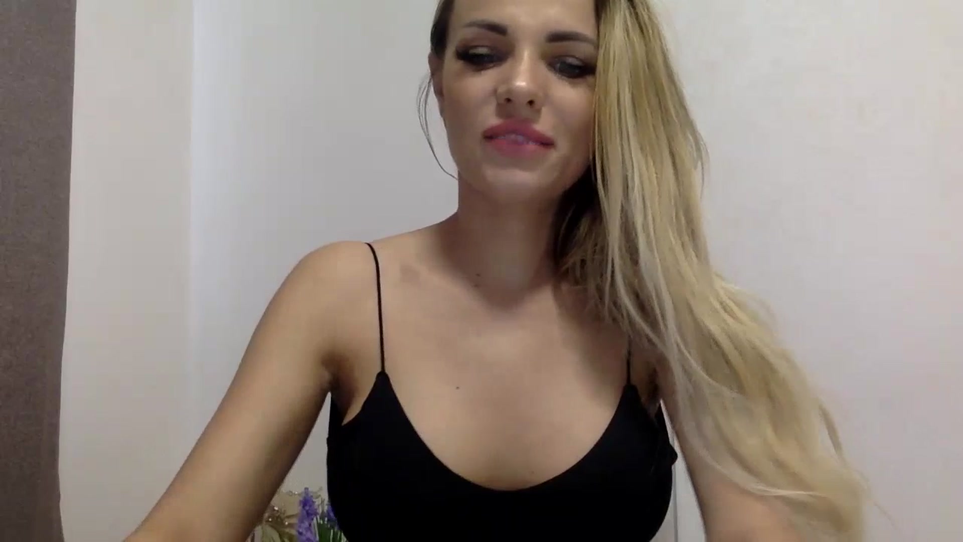 Gallery image thumbnail from Estie_Kay's myfreecams stream on, 07/05/2023, 08:57 image 7 of 20