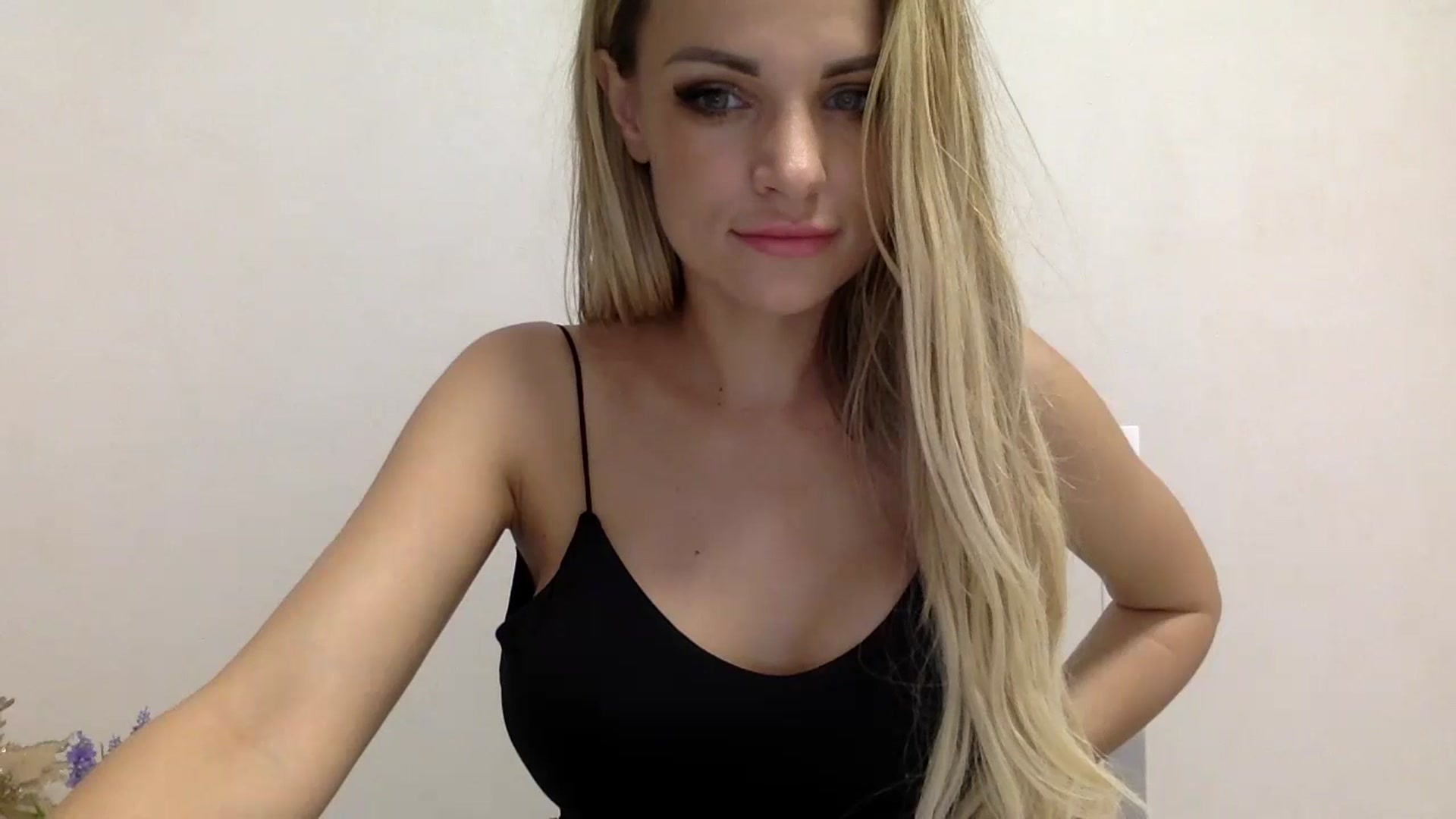 Gallery image thumbnail from Estie_Kay's myfreecams stream on, 07/05/2023, 13:57 image 11 of 20