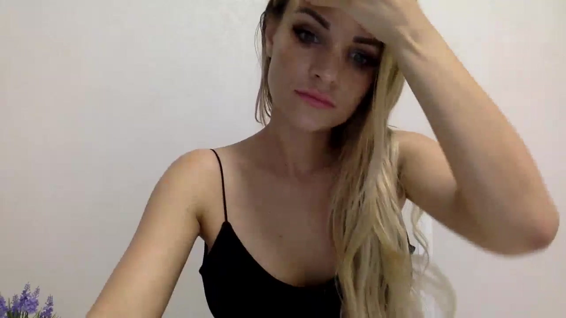 Gallery image thumbnail from Estie_Kay's myfreecams stream on, 07/05/2023, 14:51 image 3 of 20