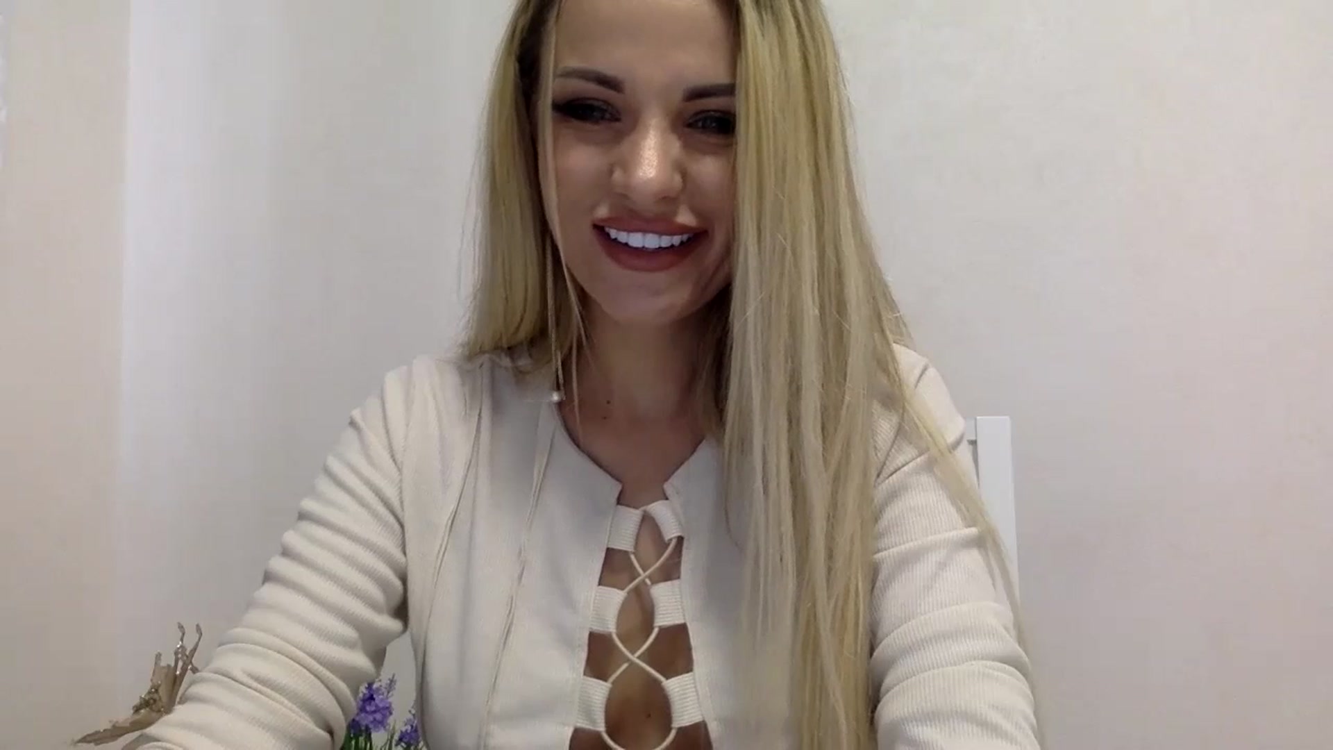 Gallery image thumbnail from Estie_Kay's myfreecams stream on, 07/07/2023, 08:27 image 9 of 20