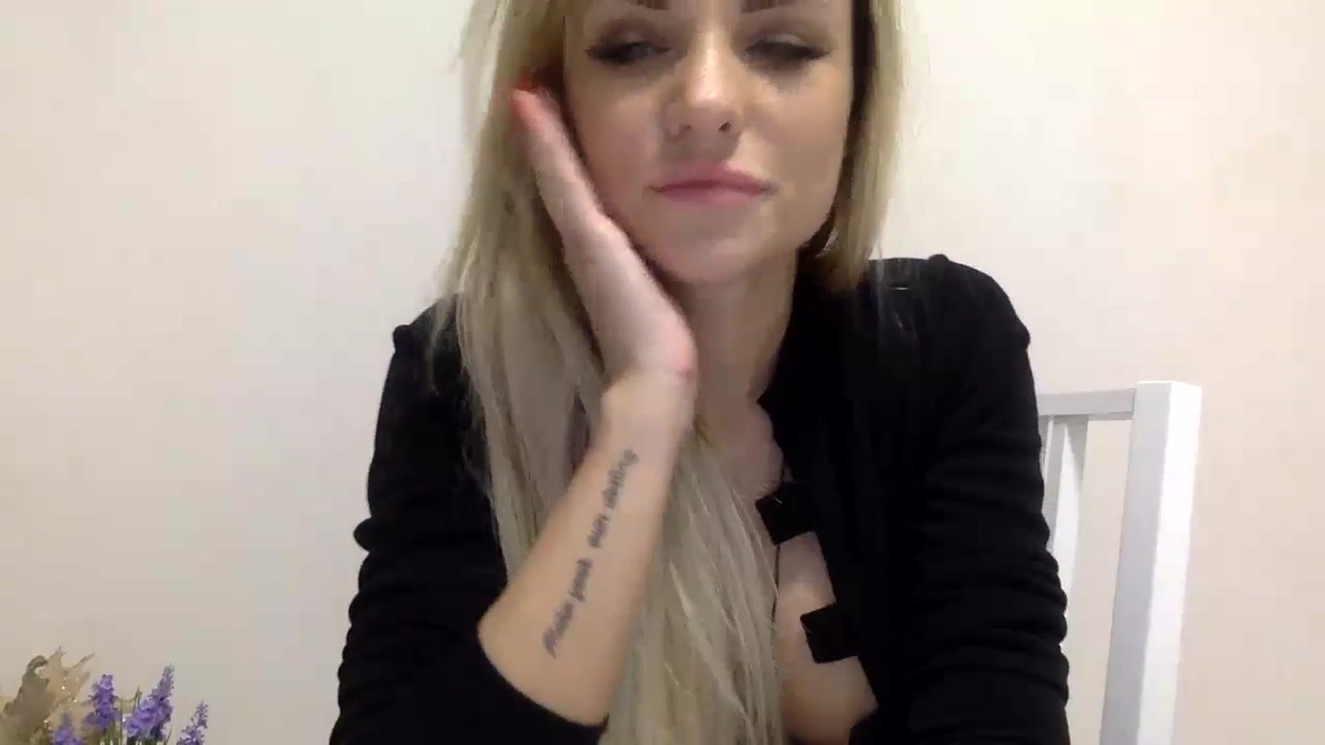 Gallery image thumbnail from Estie_Kay's myfreecams stream on, 07/14/2023, 15:13 image 9 of 20