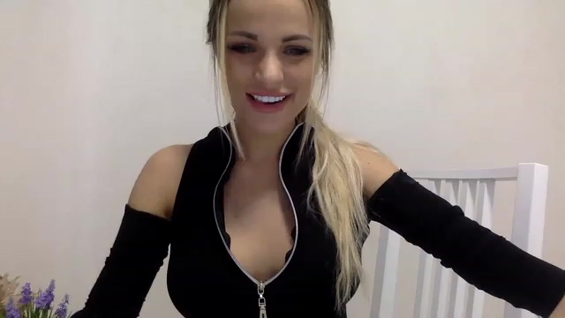 Gallery image thumbnail from Estie_Kay's myfreecams stream on, 07/15/2023, 10:01 image 7 of 20