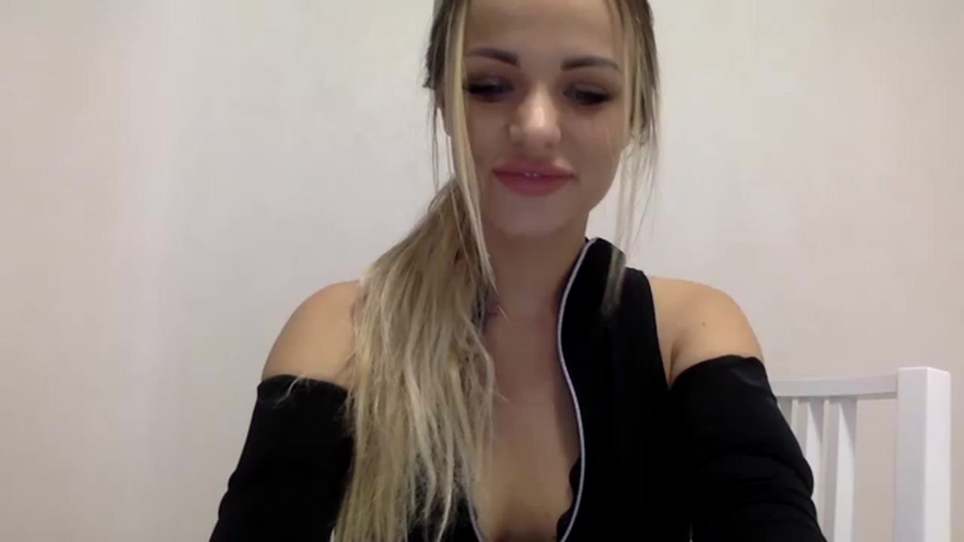Gallery image thumbnail from Estie_Kay's myfreecams stream on, 07/15/2023, 10:01 image 1 of 20