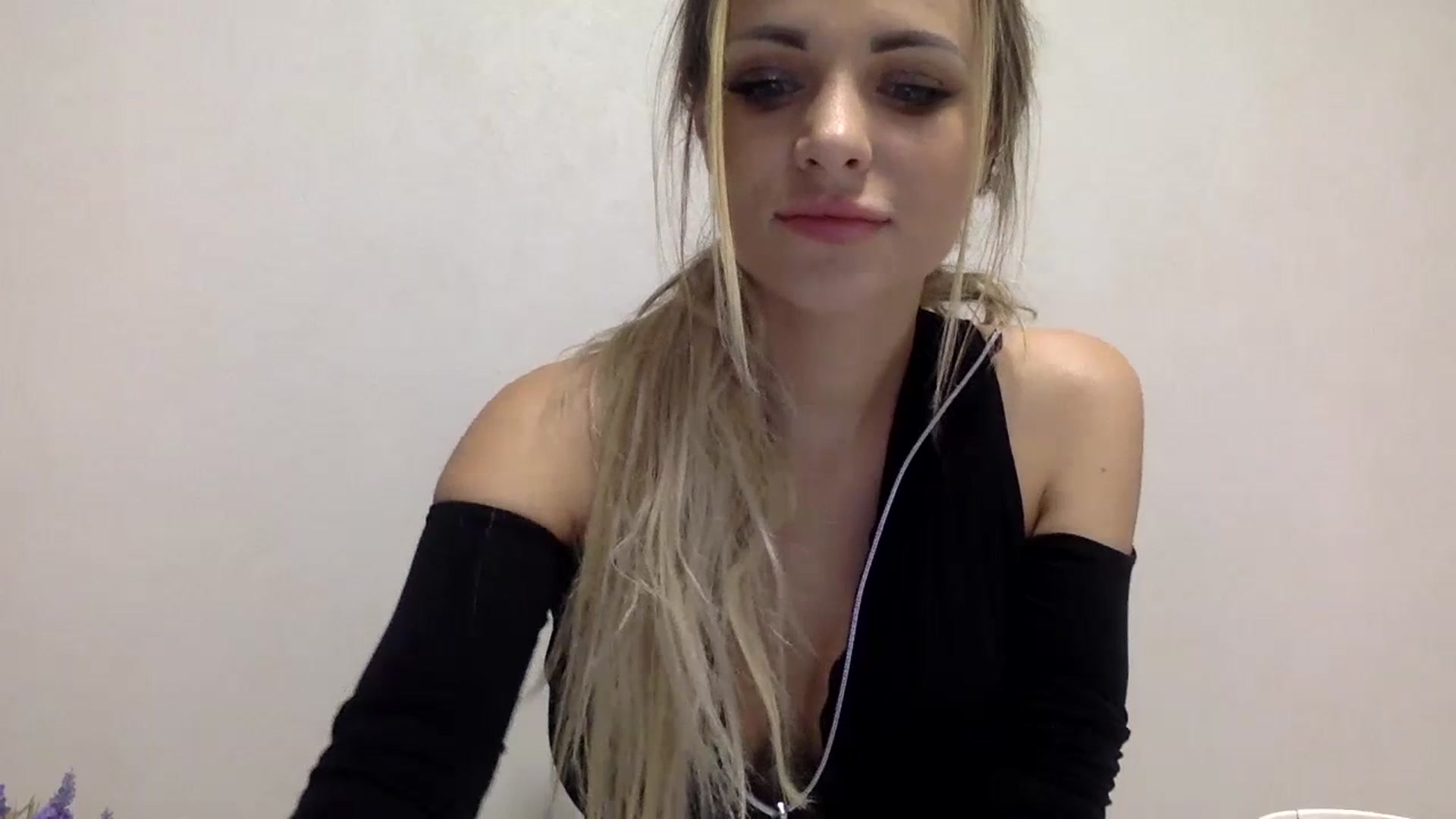Gallery image thumbnail from Estie_Kay's myfreecams stream on, 07/15/2023, 14:55 image 16 of 20