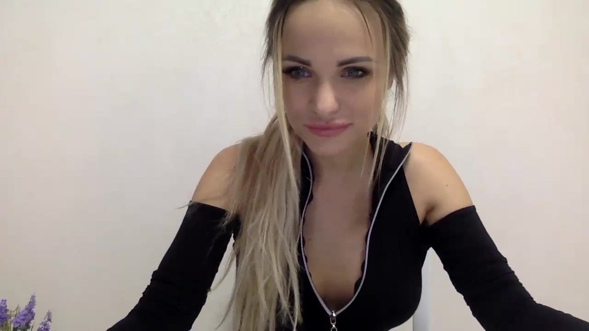 Gallery image thumbnail from Estie_Kay's myfreecams stream on, 07/15/2023, 14:55 image 10 of 20