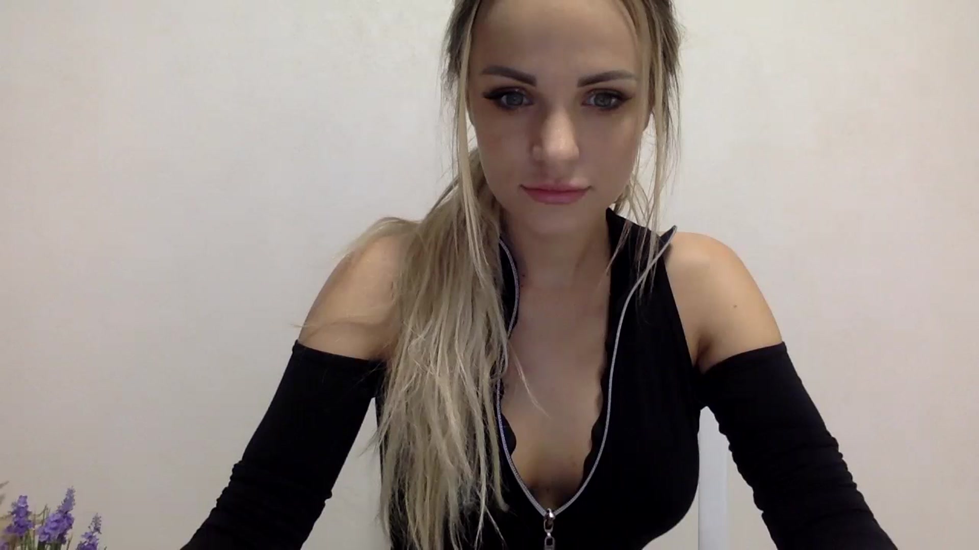 Gallery image thumbnail from Estie_Kay's myfreecams stream on, 07/15/2023, 14:55 image 11 of 20