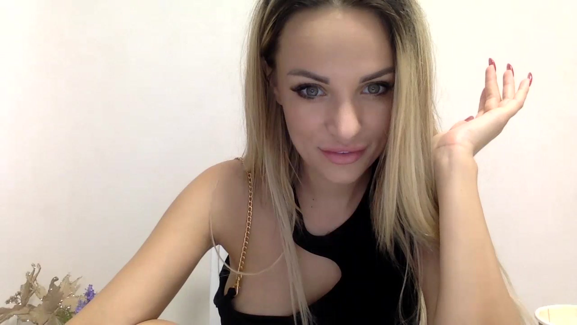 Gallery image thumbnail from Estie_Kay's myfreecams stream on, 07/17/2023, 11:37 image 17 of 20