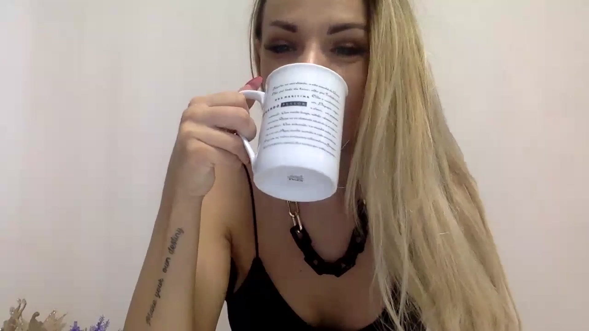 Gallery image thumbnail from Estie_Kay's myfreecams stream on, 07/19/2023, 08:34 image 12 of 20