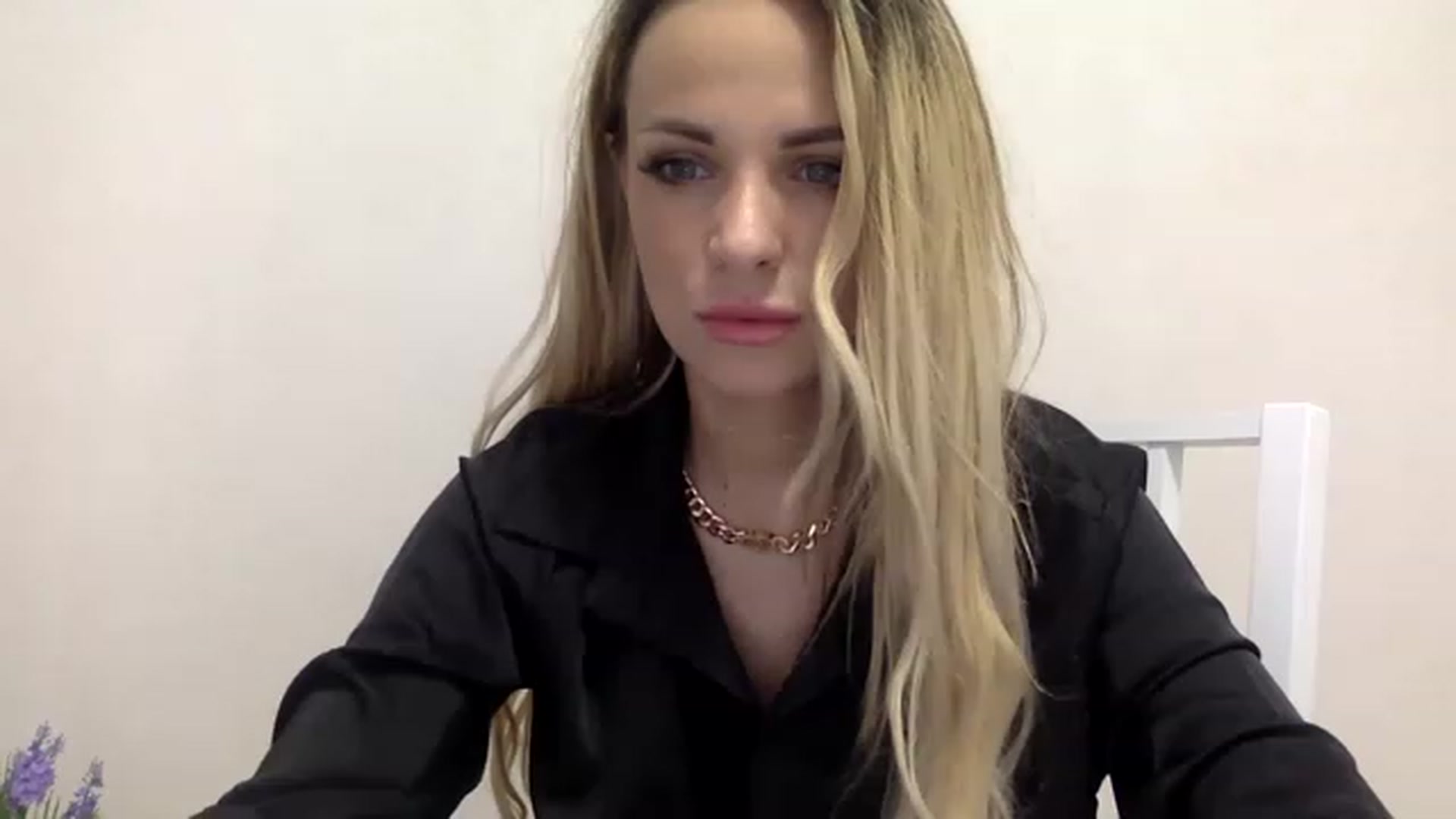 Gallery image thumbnail from Estie_Kay's myfreecams stream on, 07/21/2023, 11:49 image 3 of 20