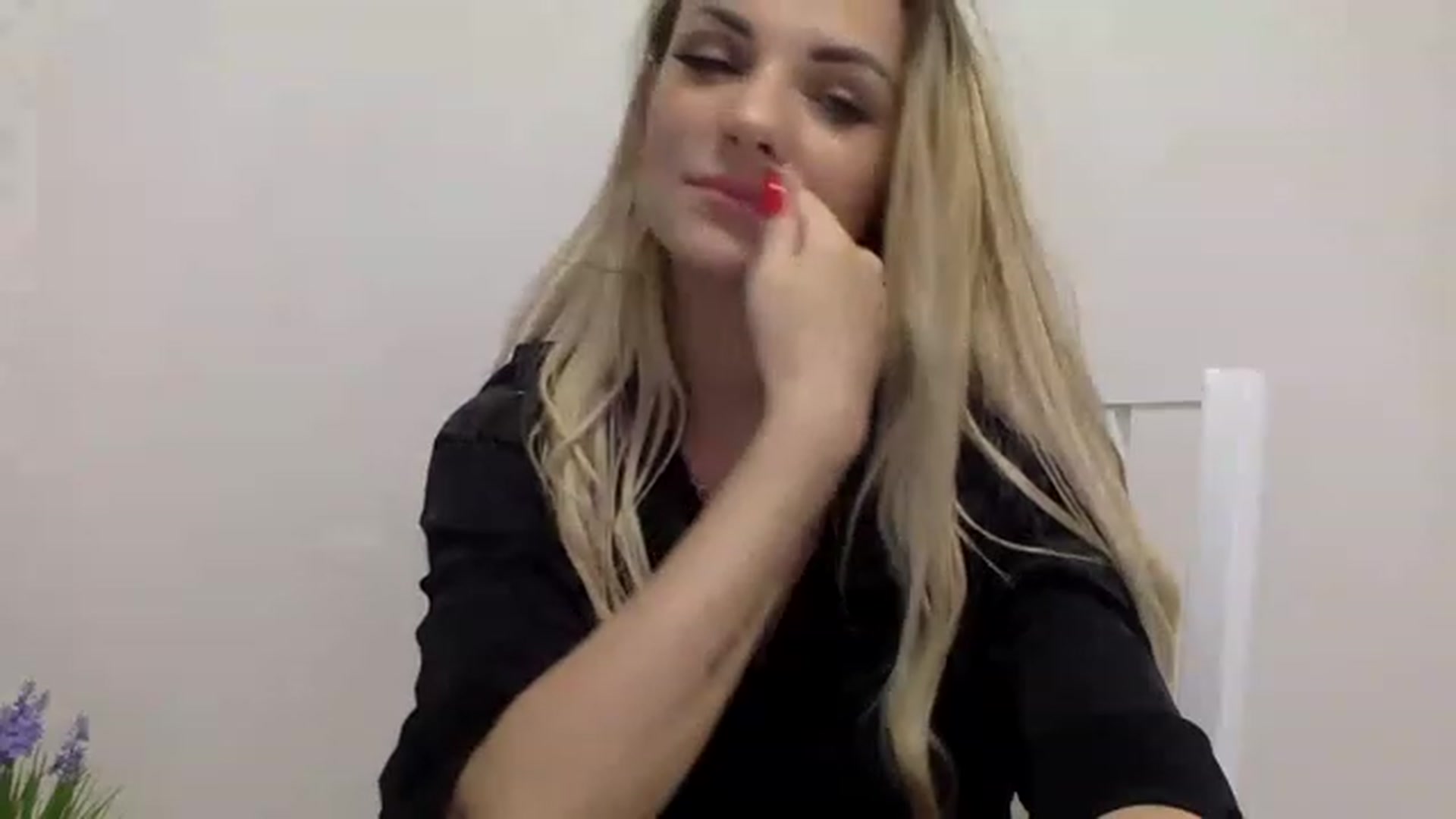 Gallery image thumbnail from Estie_Kay's myfreecams stream on, 07/21/2023, 11:49 image 16 of 20