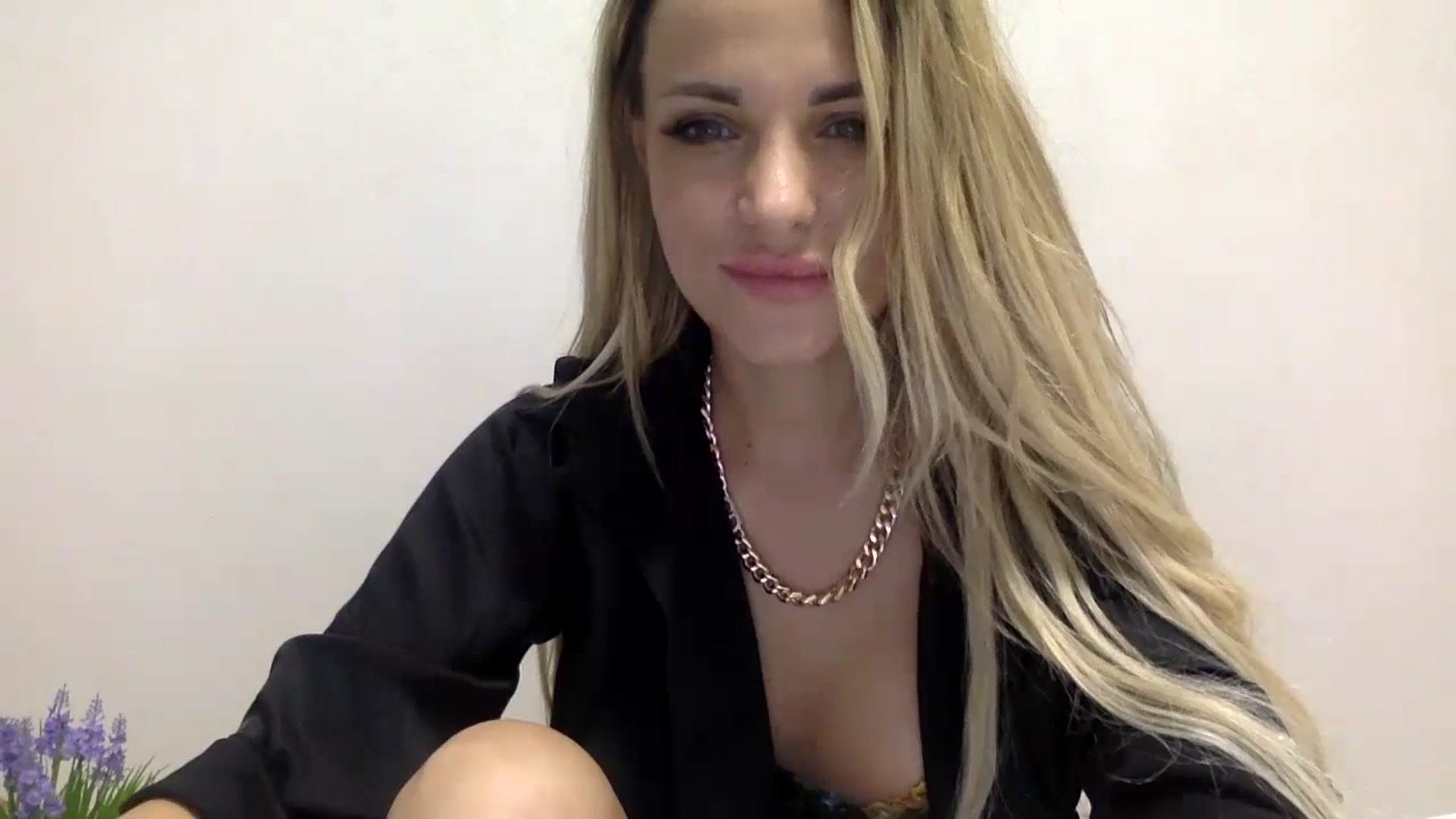 Gallery image thumbnail from Estie_Kay's myfreecams stream on, 07/21/2023, 16:01 image 20 of 20
