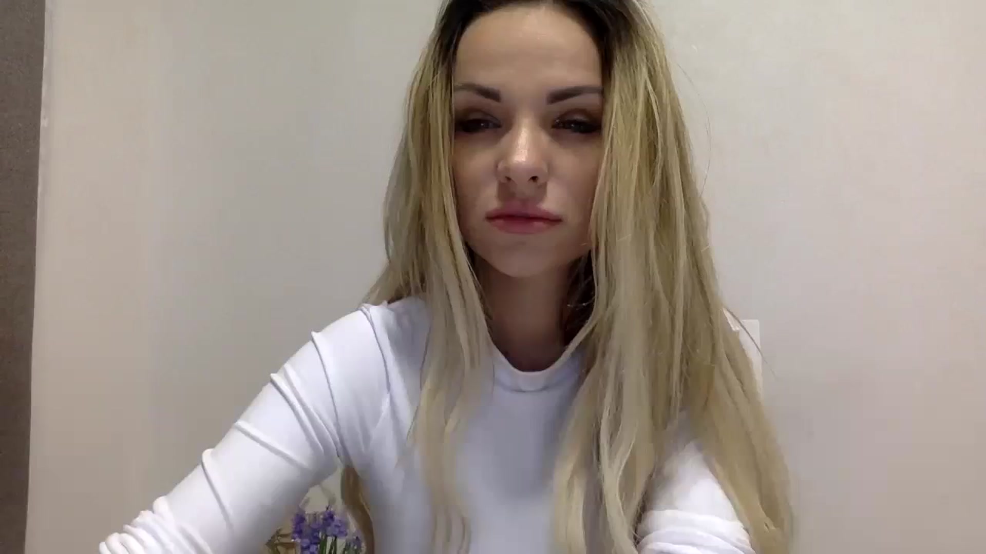 Gallery image thumbnail from Estie_Kay's myfreecams stream on, 07/22/2023, 09:39 image 7 of 20