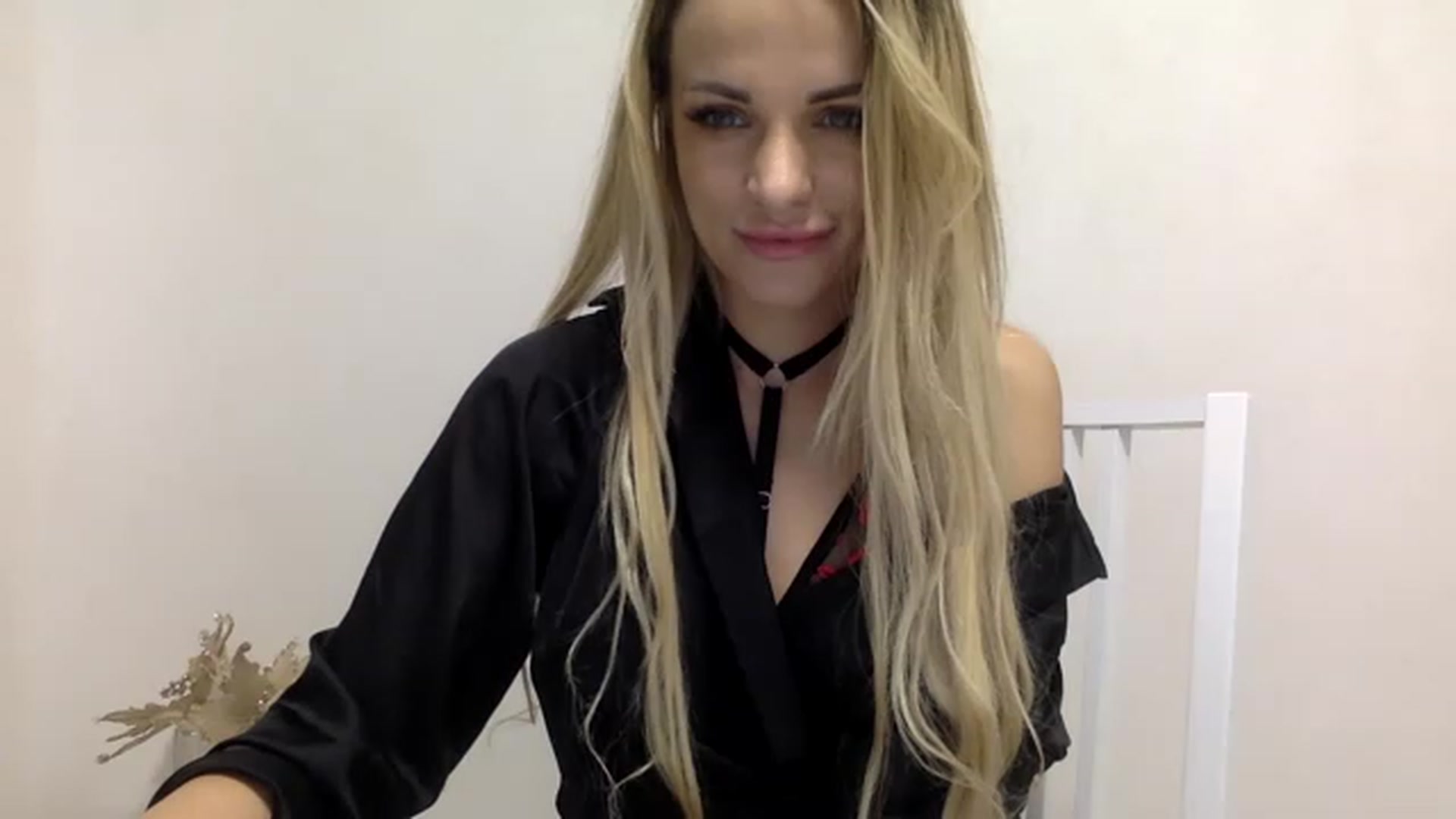 Gallery image thumbnail from Estie_Kay's myfreecams stream on, 07/27/2023, 11:27 image 19 of 20