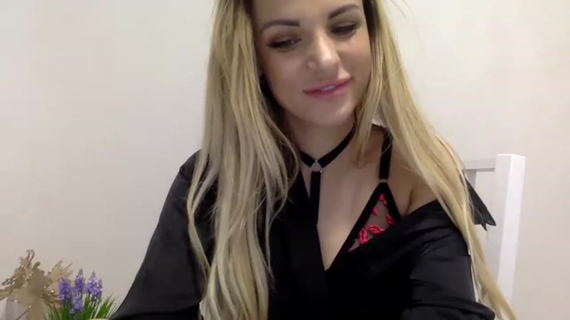Gallery image thumbnail from Estie_Kay's myfreecams stream on, 07/27/2023, 11:27 image 12 of 20