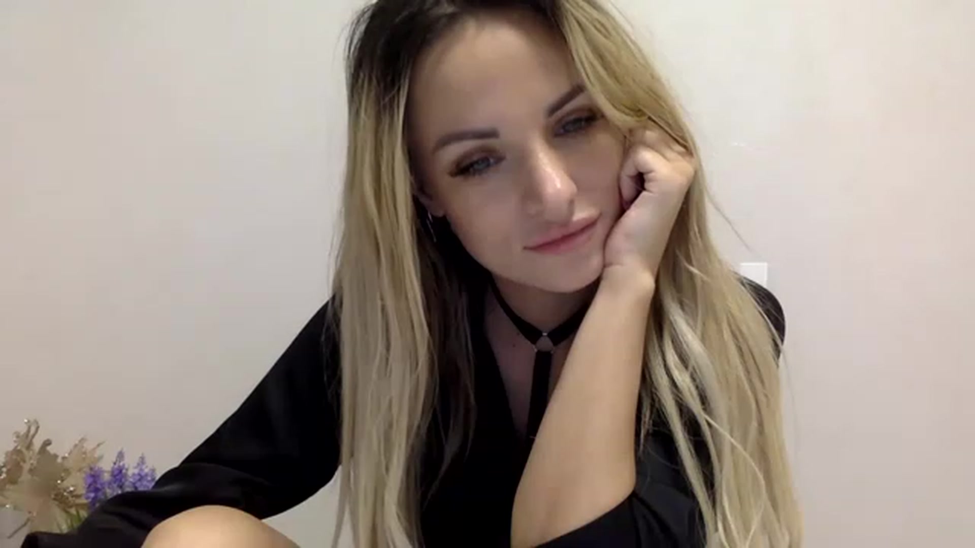 Gallery image thumbnail from Estie_Kay's myfreecams stream on, 07/27/2023, 12:06 image 14 of 20
