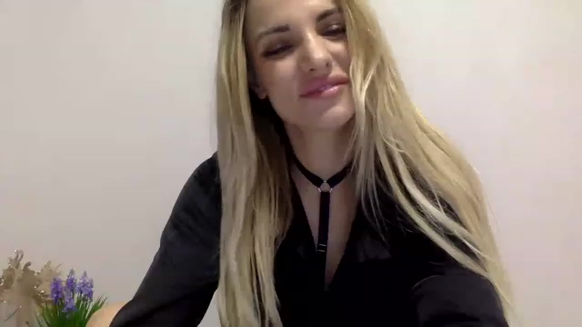 Gallery image thumbnail from Estie_Kay's myfreecams stream on, 07/27/2023, 12:06 image 13 of 20