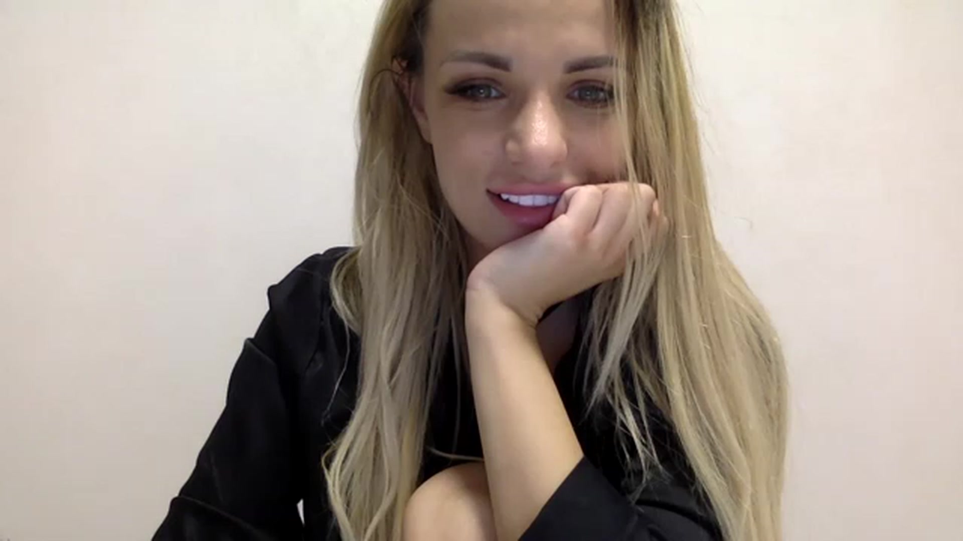 Gallery image thumbnail from Estie_Kay's myfreecams stream on, 07/27/2023, 14:11 image 3 of 20