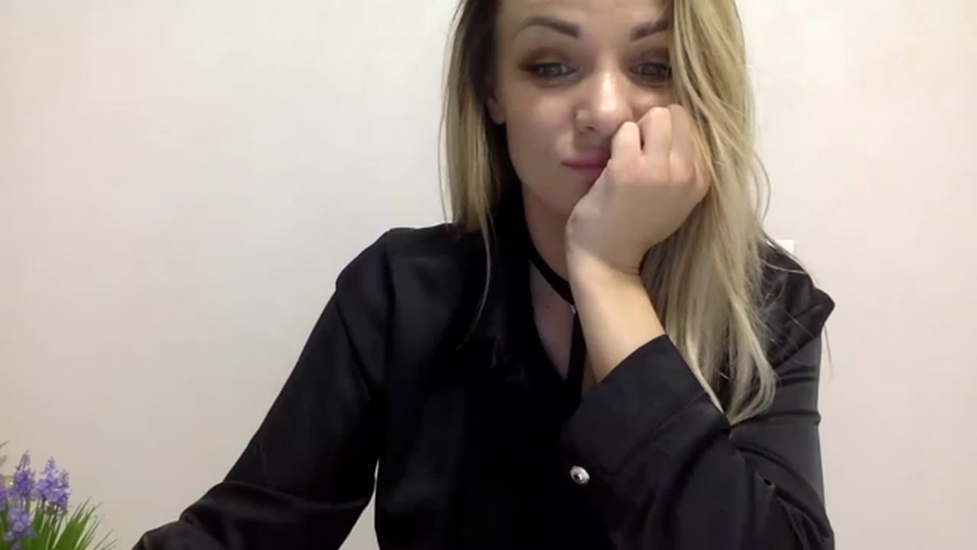 Gallery image thumbnail from Estie_Kay's myfreecams stream on, 07/27/2023, 14:11 image 13 of 20