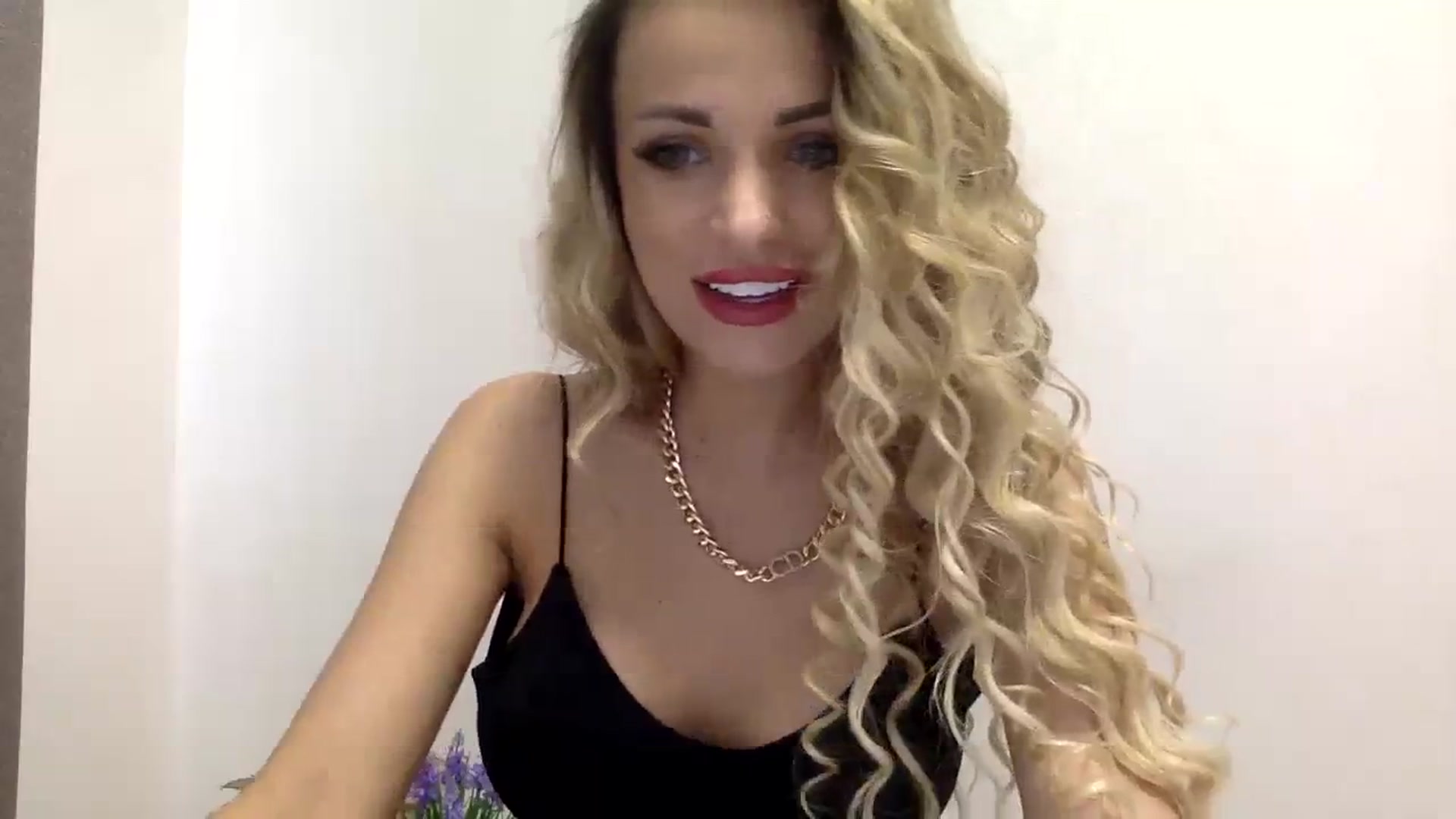 Gallery image thumbnail from Estie_Kay's myfreecams stream on, 07/30/2023, 10:49 image 17 of 20