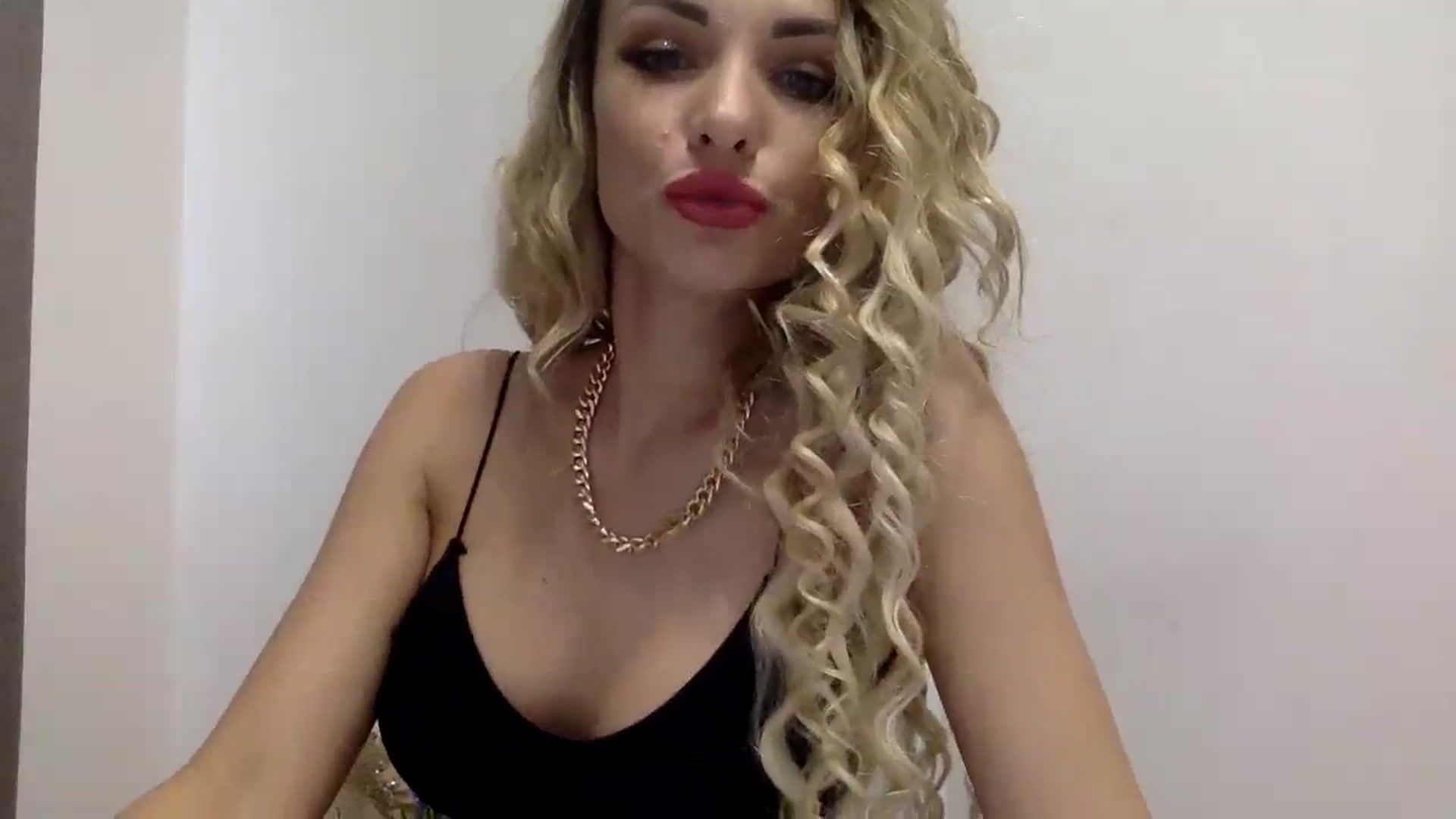 Gallery image thumbnail from Estie_Kay's myfreecams stream on, 07/30/2023, 10:49 image 13 of 20