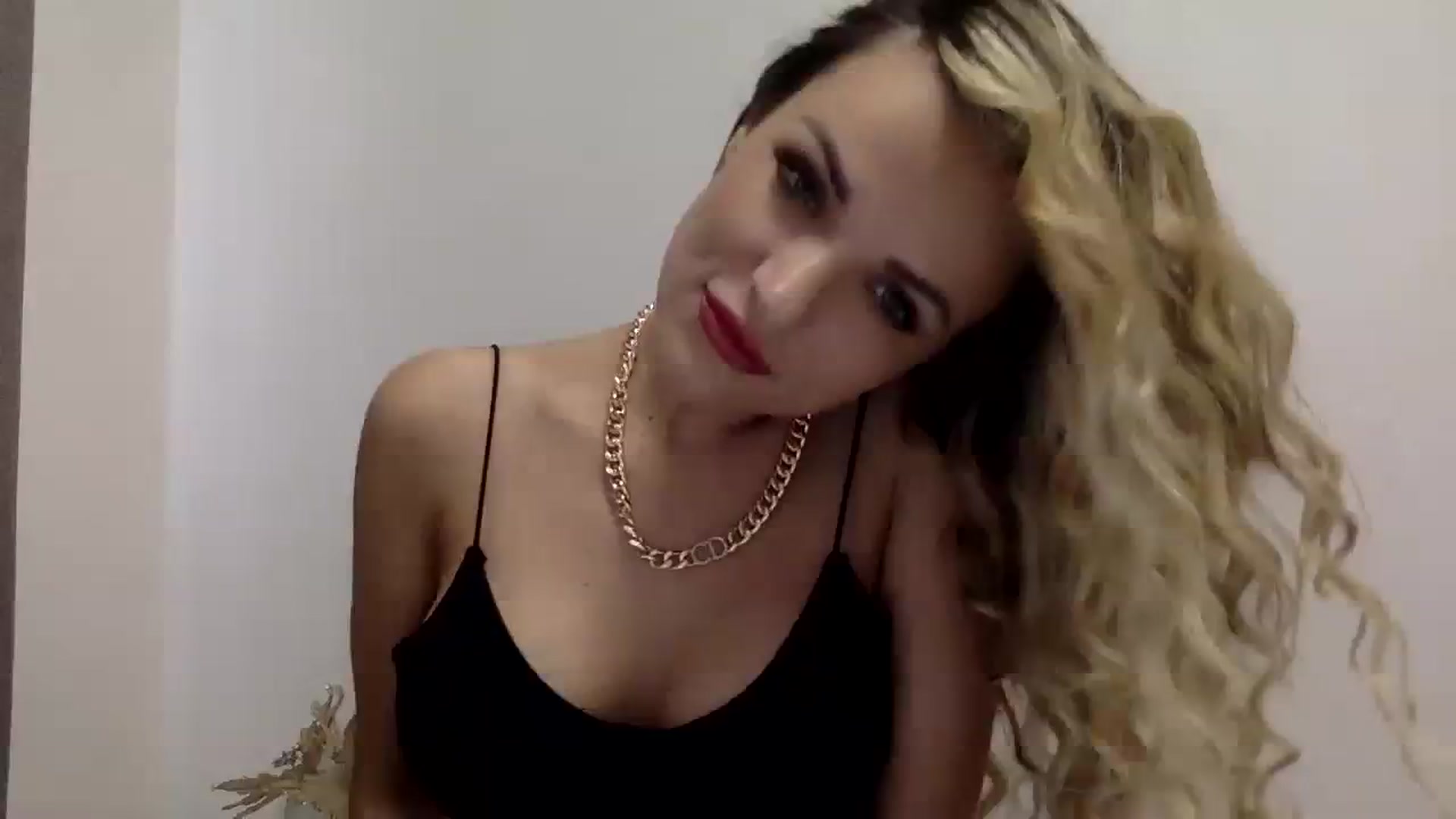 Gallery image thumbnail from Estie_Kay's myfreecams stream on, 07/30/2023, 10:49 image 12 of 20