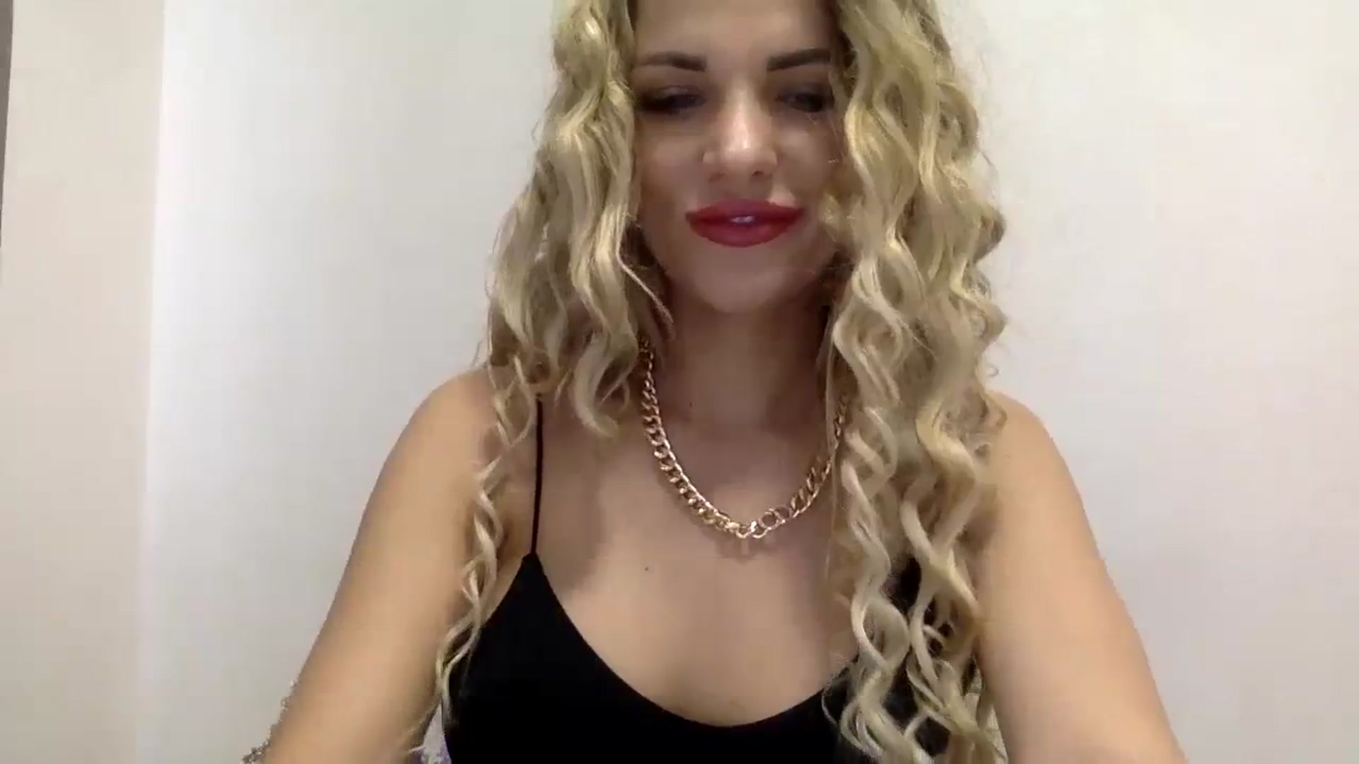 Gallery image thumbnail from Estie_Kay's myfreecams stream on, 07/30/2023, 10:49 image 11 of 20