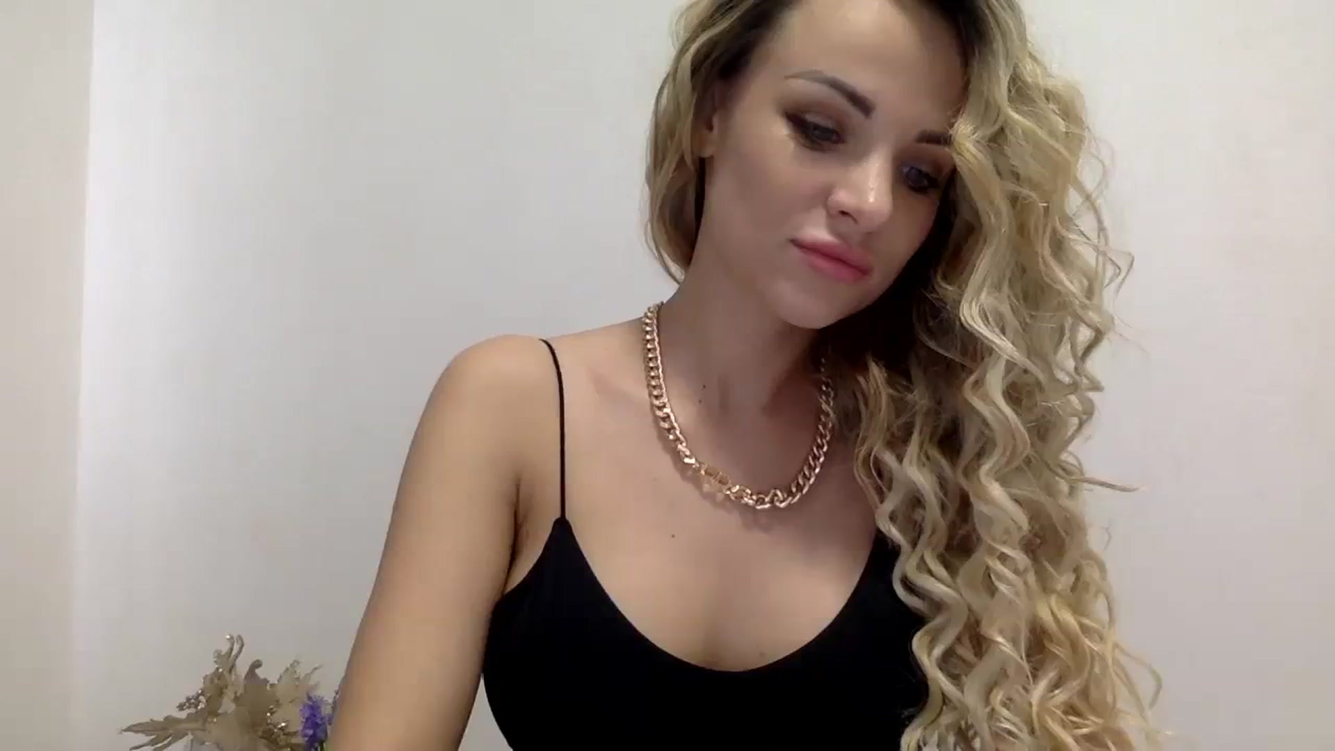 Gallery image thumbnail from Estie_Kay's myfreecams stream on, 07/30/2023, 13:33 image 6 of 20