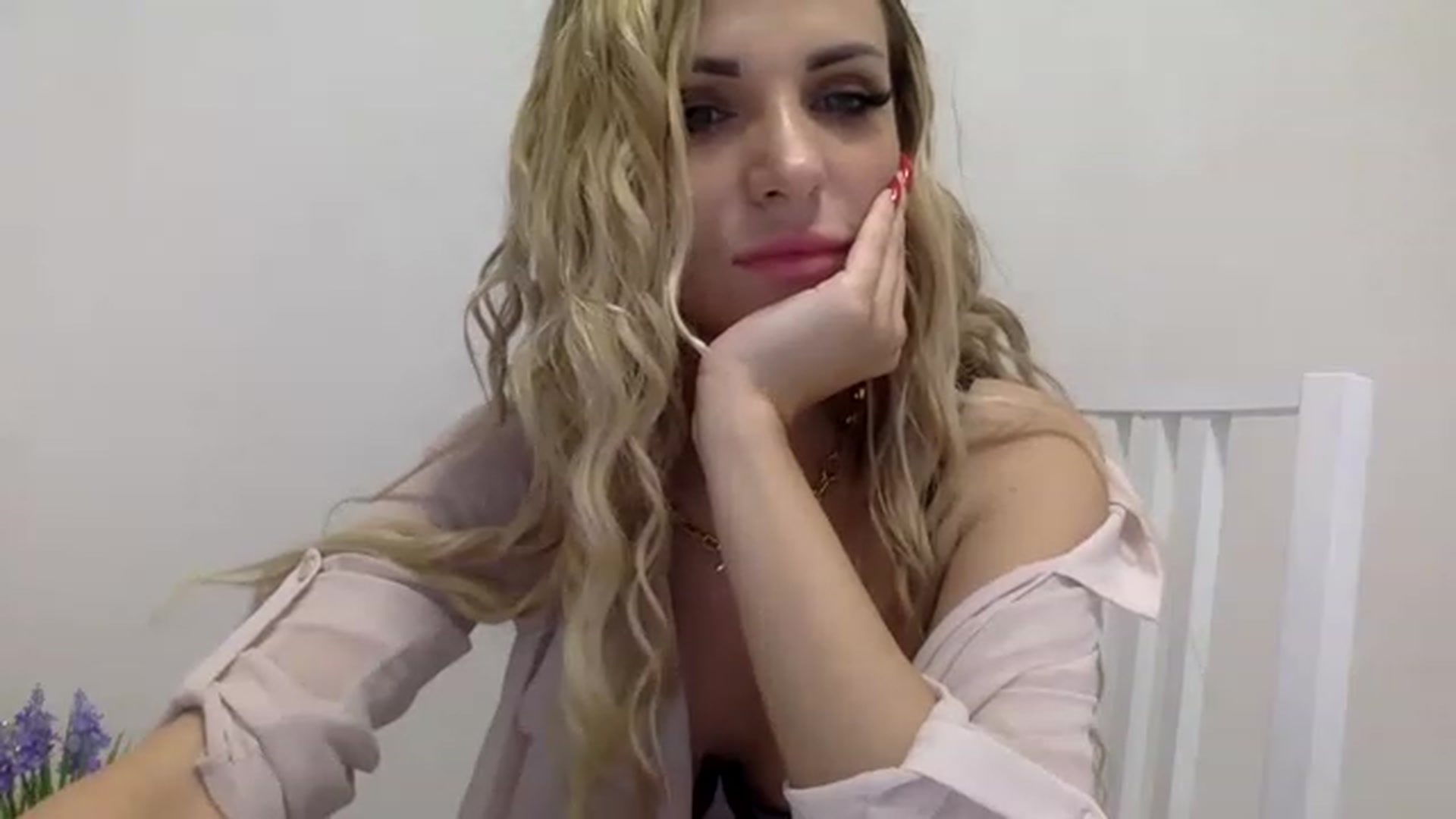 Gallery image thumbnail from Estie_Kay's myfreecams stream on, 08/05/2023, 13:50 image 9 of 20