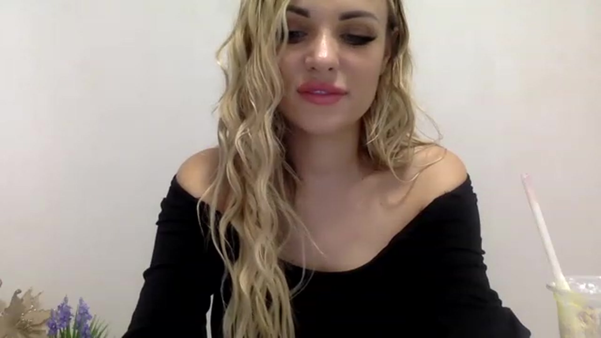 Gallery image thumbnail from Estie_Kay's myfreecams stream on, 08/06/2023, 12:05 image 8 of 20