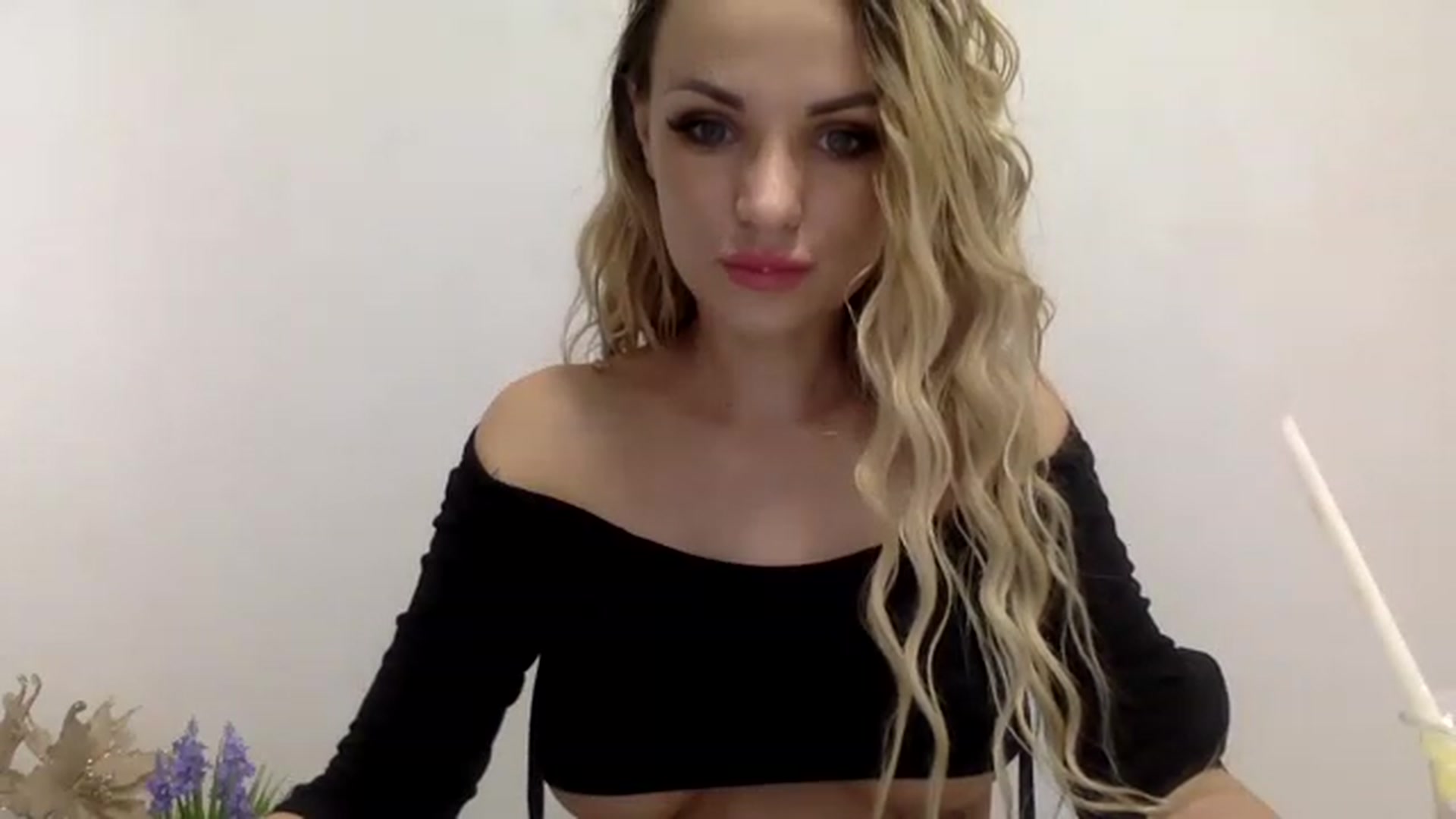 Gallery image thumbnail from Estie_Kay's myfreecams stream on, 08/06/2023, 12:05 image 11 of 20