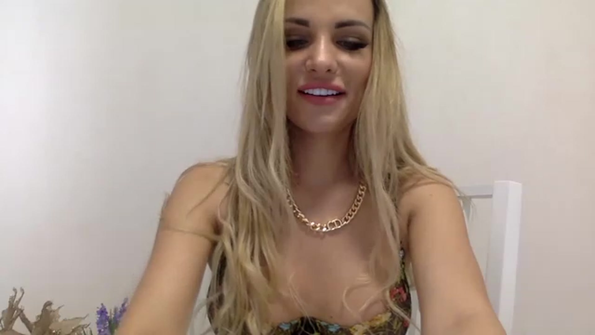 Gallery image thumbnail from Estie_Kay's myfreecams stream on, 08/10/2023, 11:35 image 10 of 20