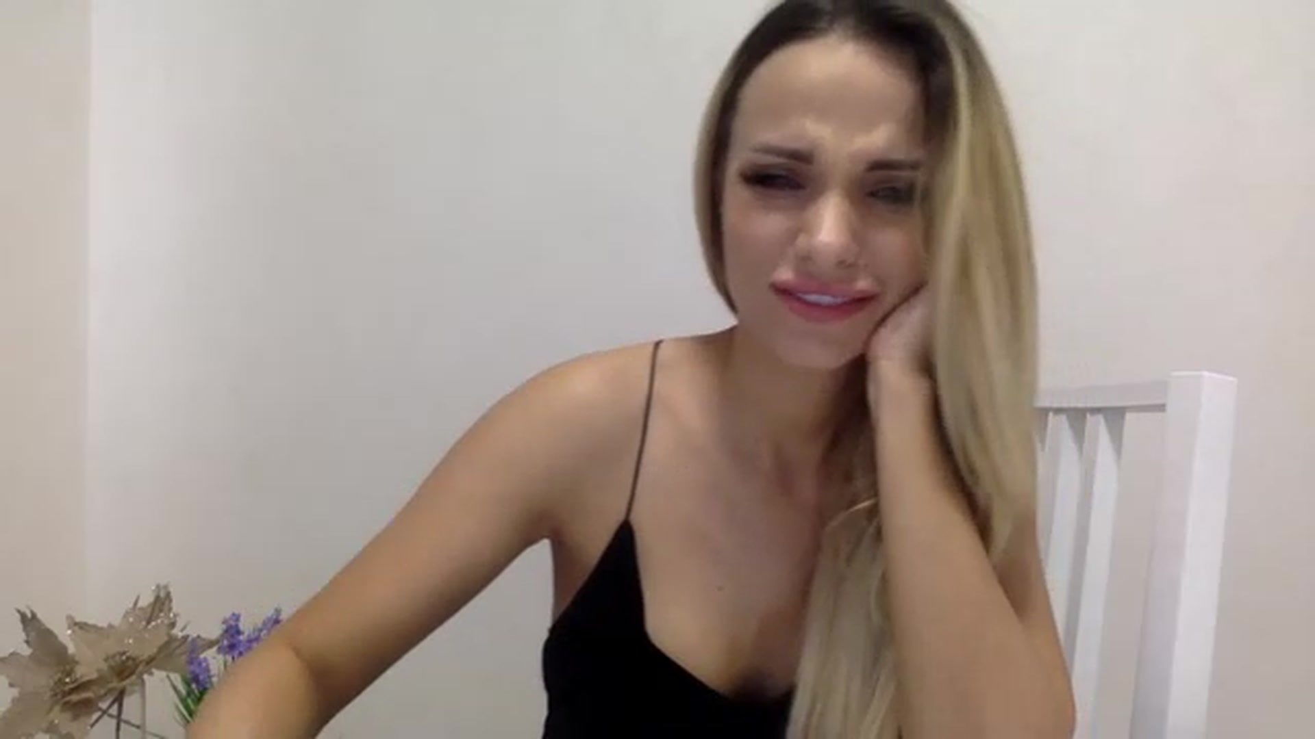 Gallery image thumbnail from Estie_Kay's myfreecams stream on, 08/17/2023, 14:11 image 15 of 20