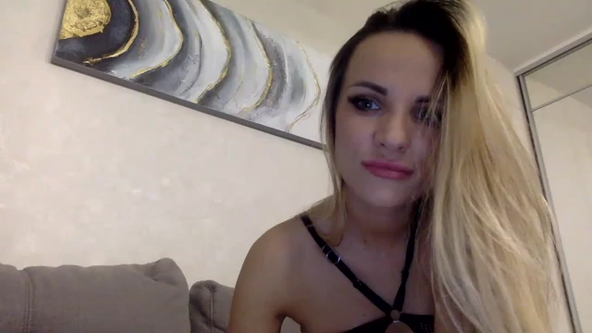 Gallery image thumbnail from Estie_Kay's myfreecams stream on, 08/21/2023, 16:37 image 8 of 20