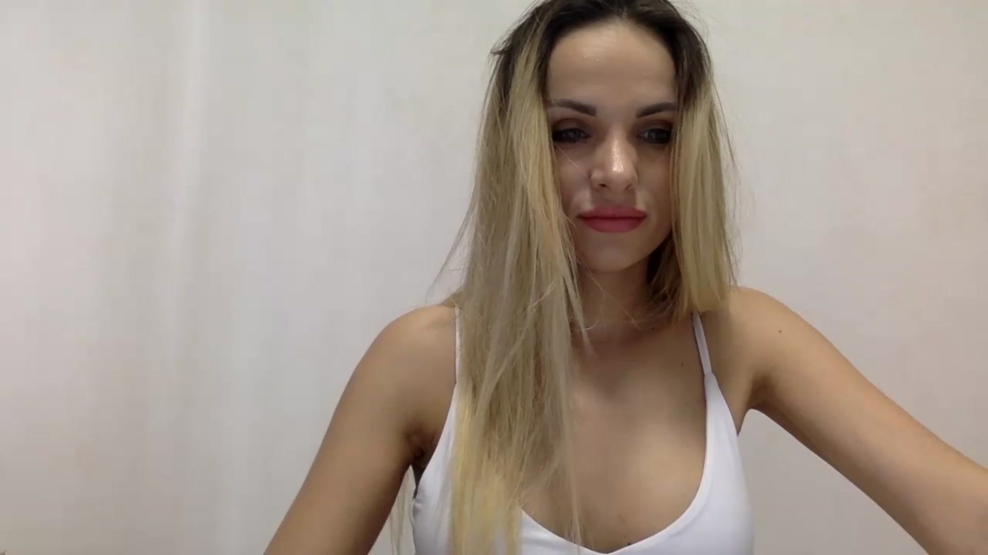Gallery image thumbnail from Estie_Kay's myfreecams stream on, 08/30/2023, 09:36 image 3 of 20