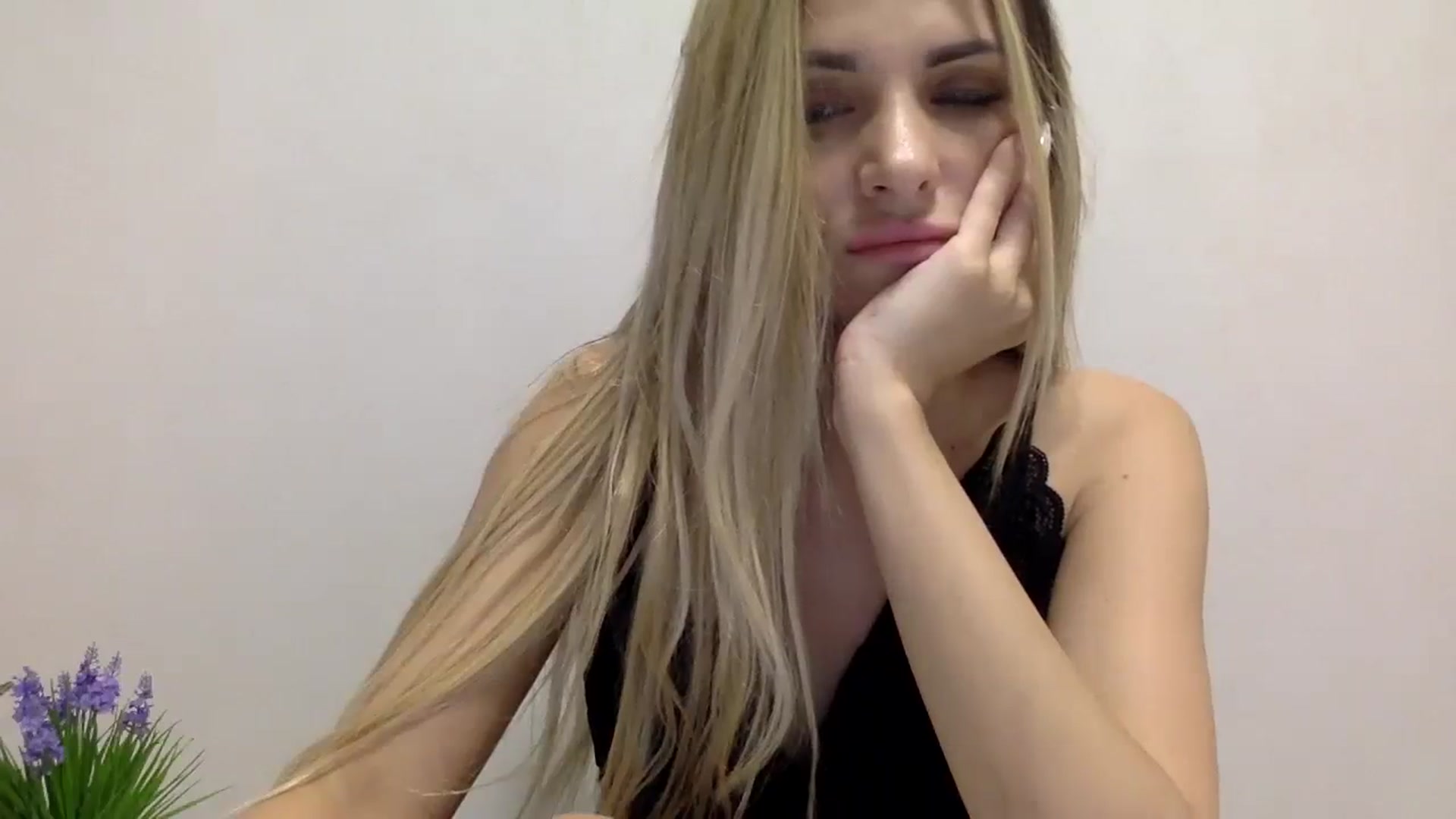 Gallery image thumbnail from Estie_Kay's myfreecams stream on, 09/03/2023, 15:48 image 19 of 20