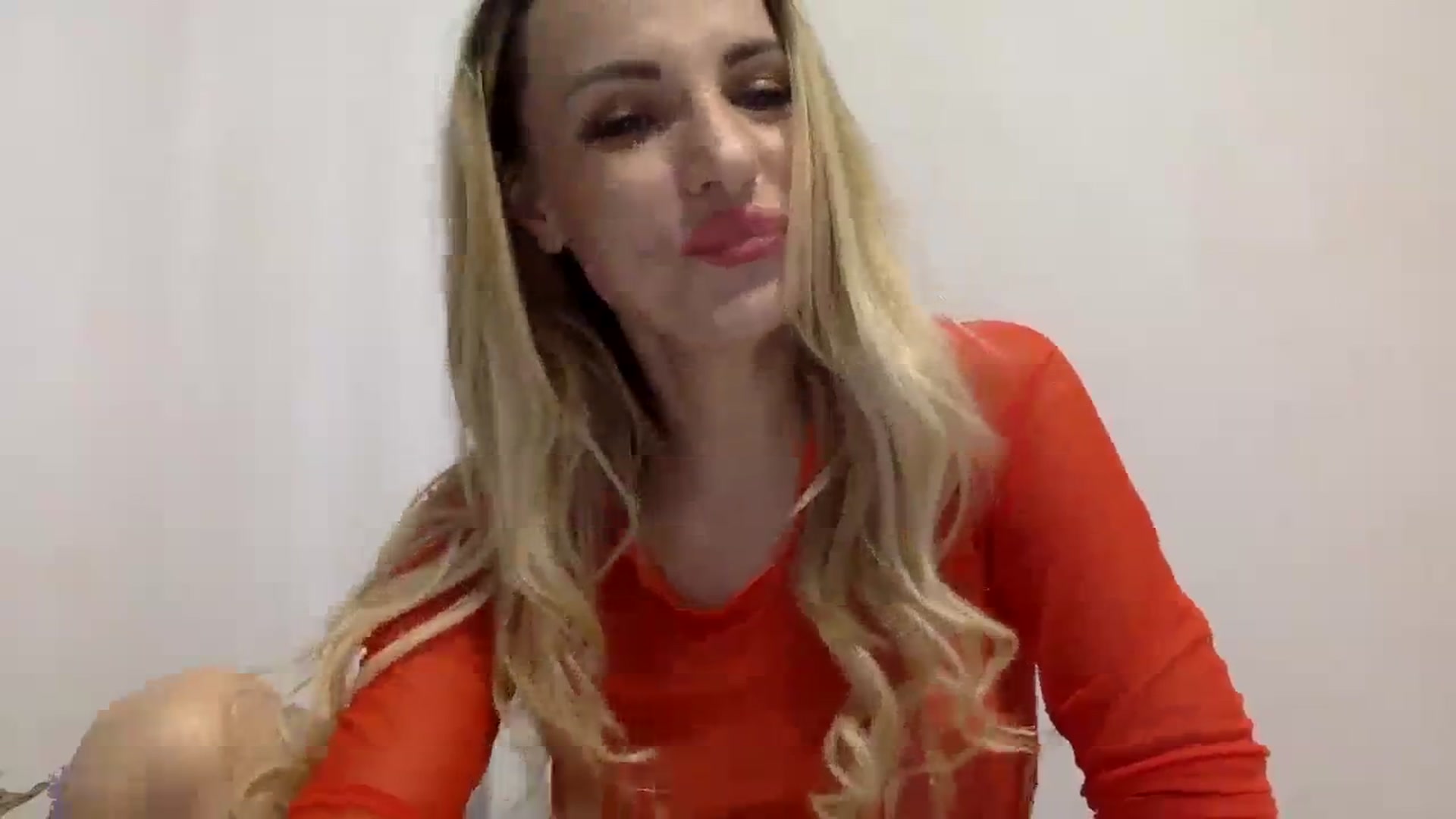 Gallery image thumbnail from Estie_Kay's myfreecams stream on, 09/04/2023, 09:01 image 2 of 20