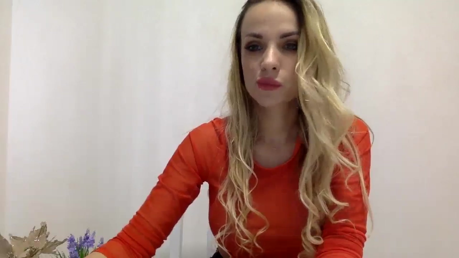 Gallery image thumbnail from Estie_Kay's myfreecams stream on, 09/04/2023, 09:01 image 18 of 20