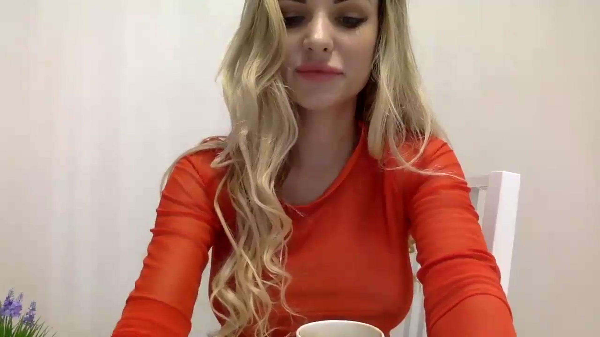 Gallery image thumbnail from Estie_Kay's myfreecams stream on, 09/04/2023, 10:23 image 16 of 20