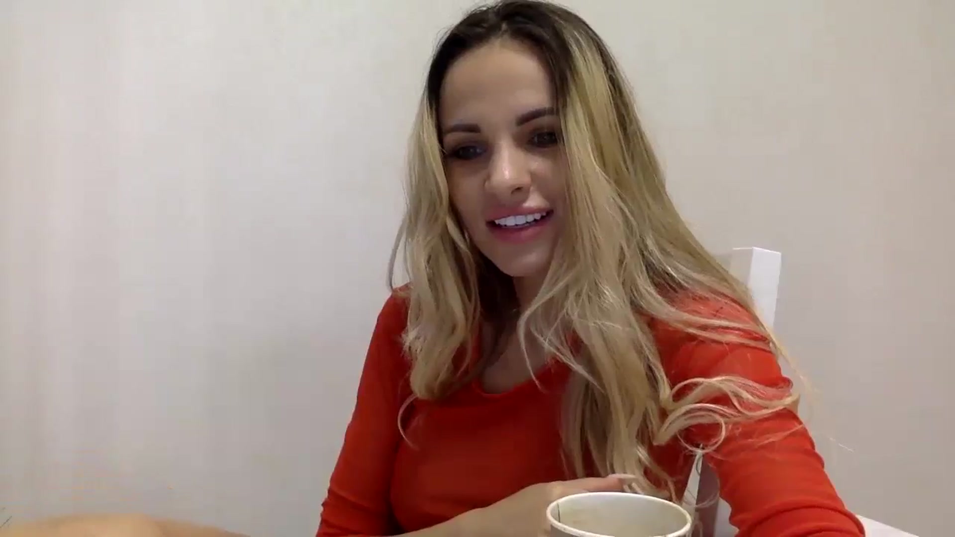 Gallery image thumbnail from Estie_Kay's myfreecams stream on, 09/04/2023, 10:23 image 9 of 20