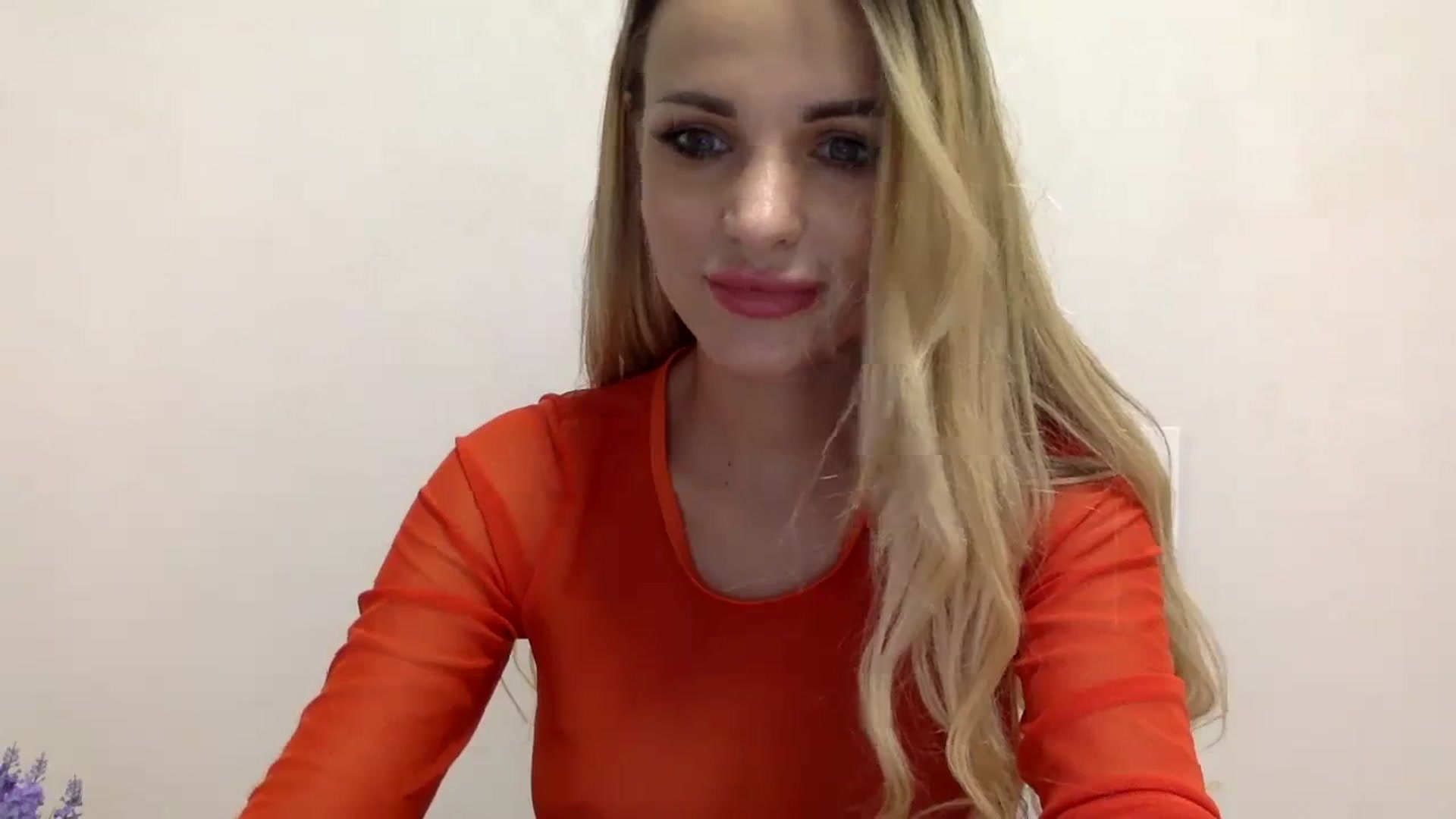 Gallery image thumbnail from Estie_Kay's myfreecams stream on, 09/04/2023, 15:04 image 3 of 20