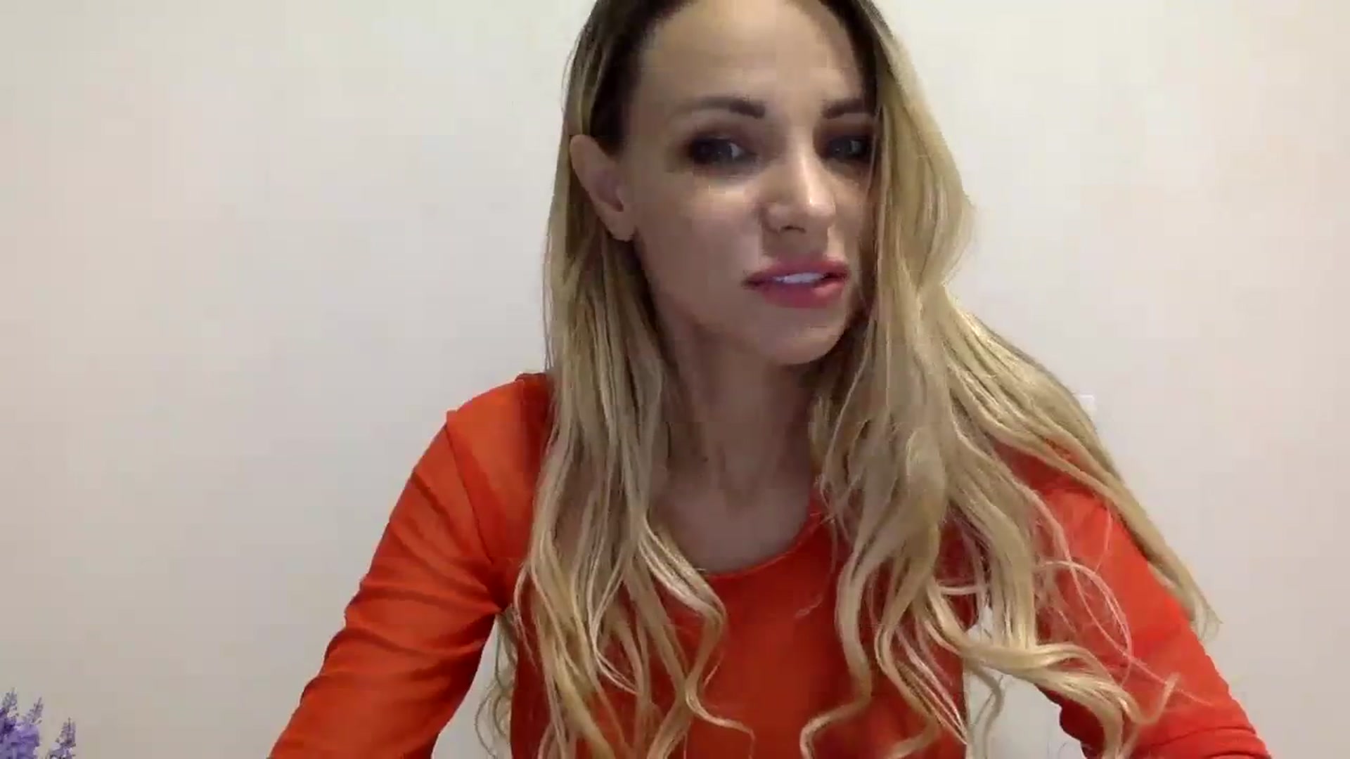 Gallery image thumbnail from Estie_Kay's myfreecams stream on, 09/04/2023, 15:04 image 2 of 20