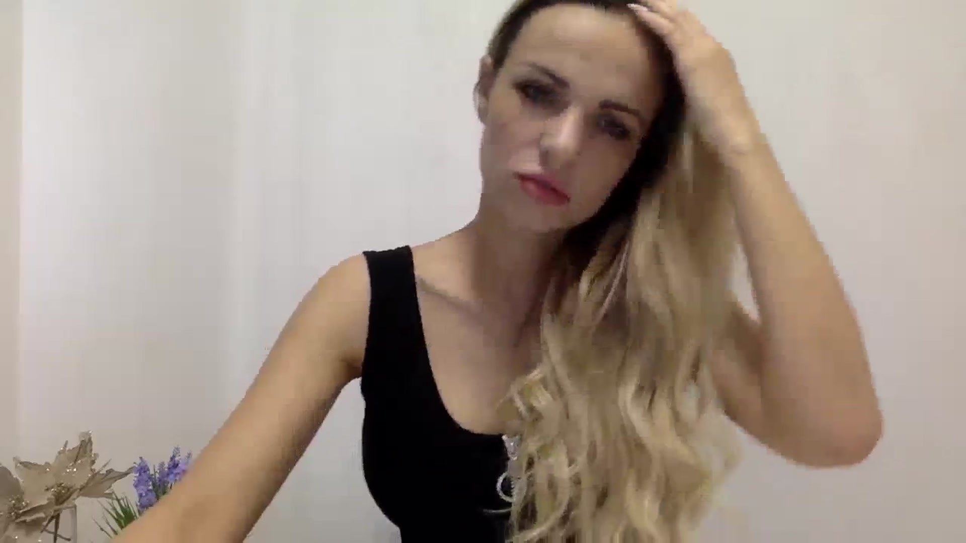 Gallery image thumbnail from Estie_Kay's myfreecams stream on, 09/05/2023, 10:18 image 12 of 20