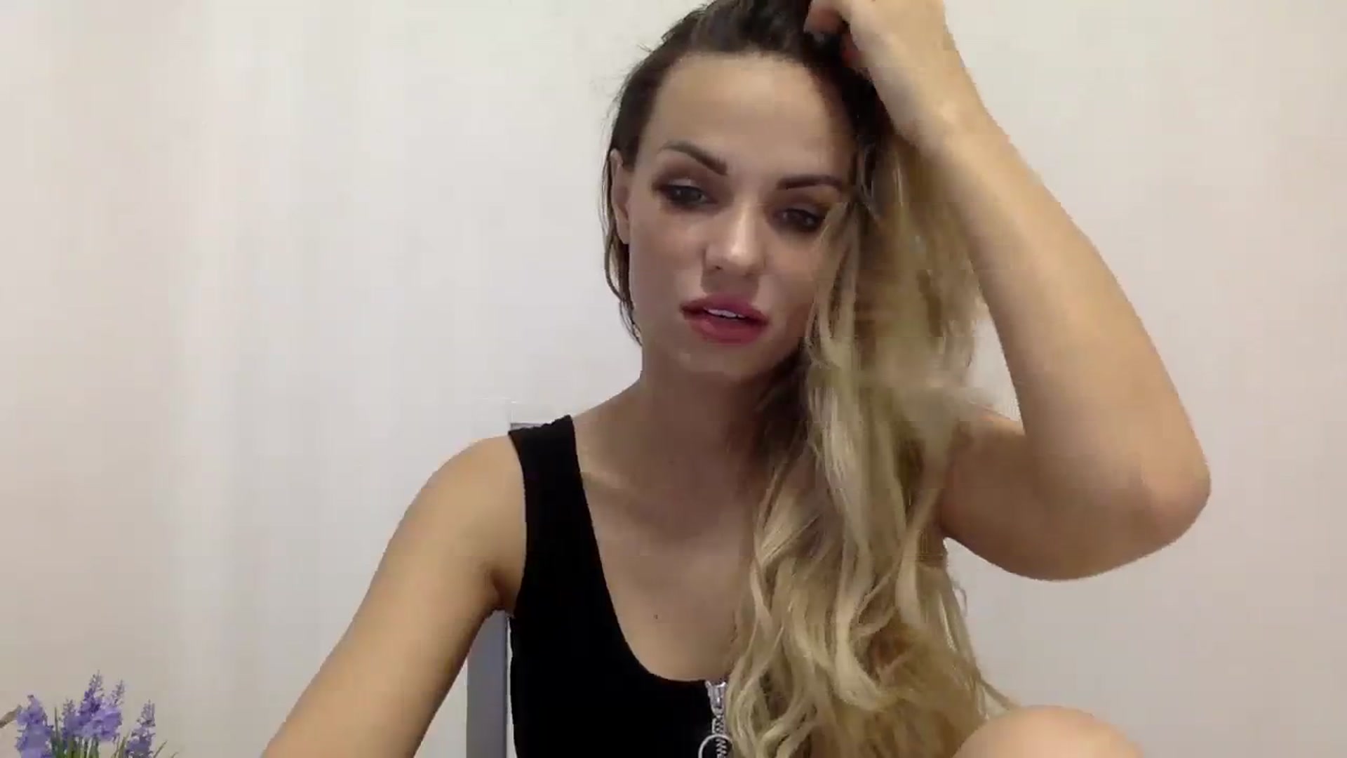 Gallery image thumbnail from Estie_Kay's myfreecams stream on, 09/05/2023, 10:18 image 2 of 20