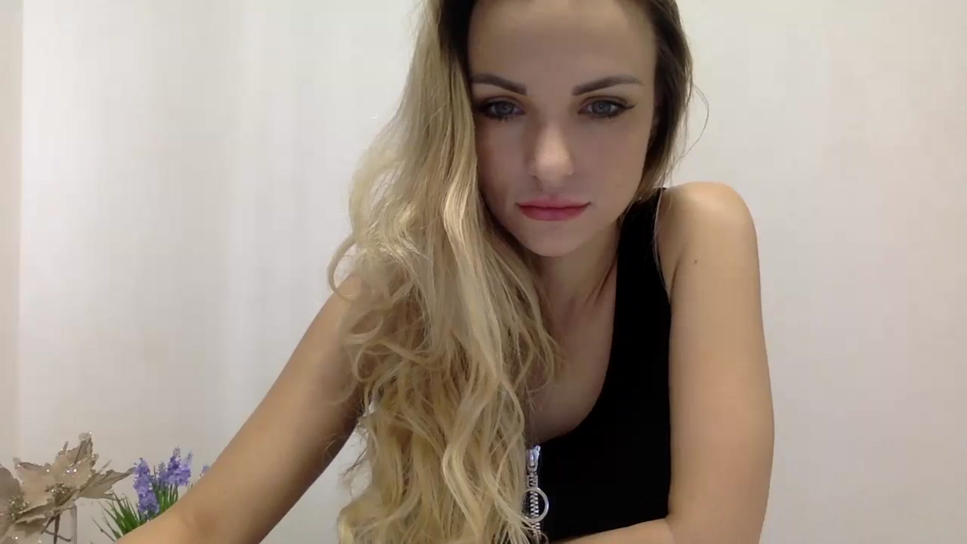 Gallery image thumbnail from Estie_Kay's myfreecams stream on, 09/05/2023, 10:18 image 4 of 20