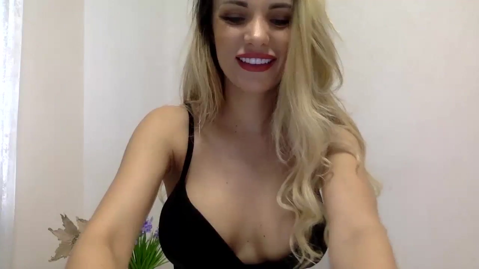 Gallery image thumbnail from Estie_Kay's myfreecams stream on, 09/07/2023, 08:22 image 4 of 20